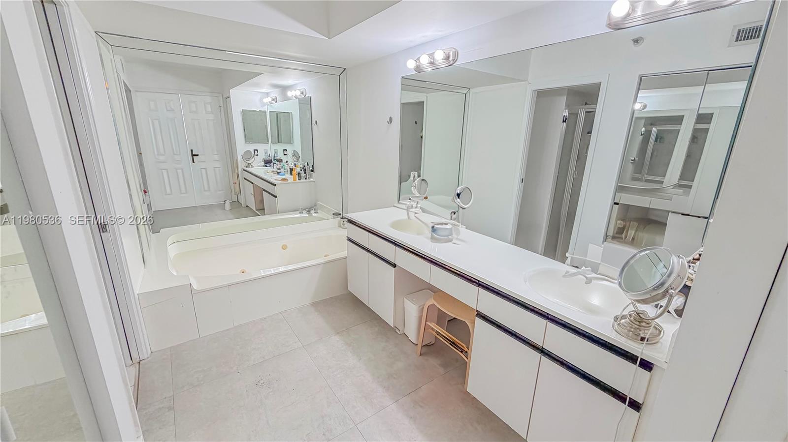 3530 Mystic Pointe Dr #LPH13, Aventura FL 33180