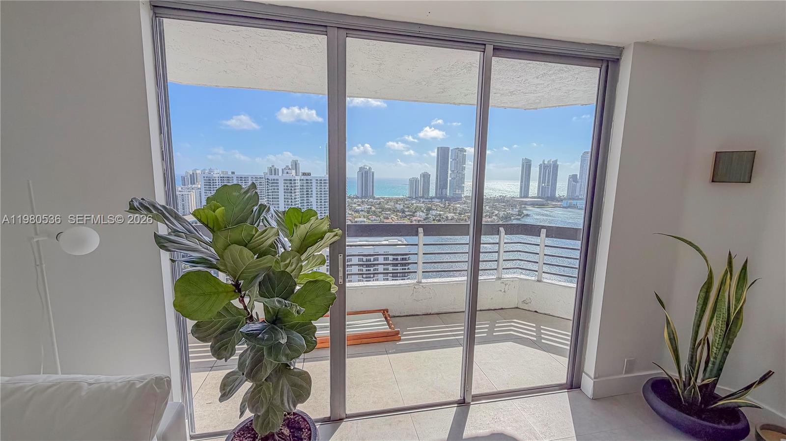 3530 Mystic Pointe Dr #LPH13, Aventura FL 33180