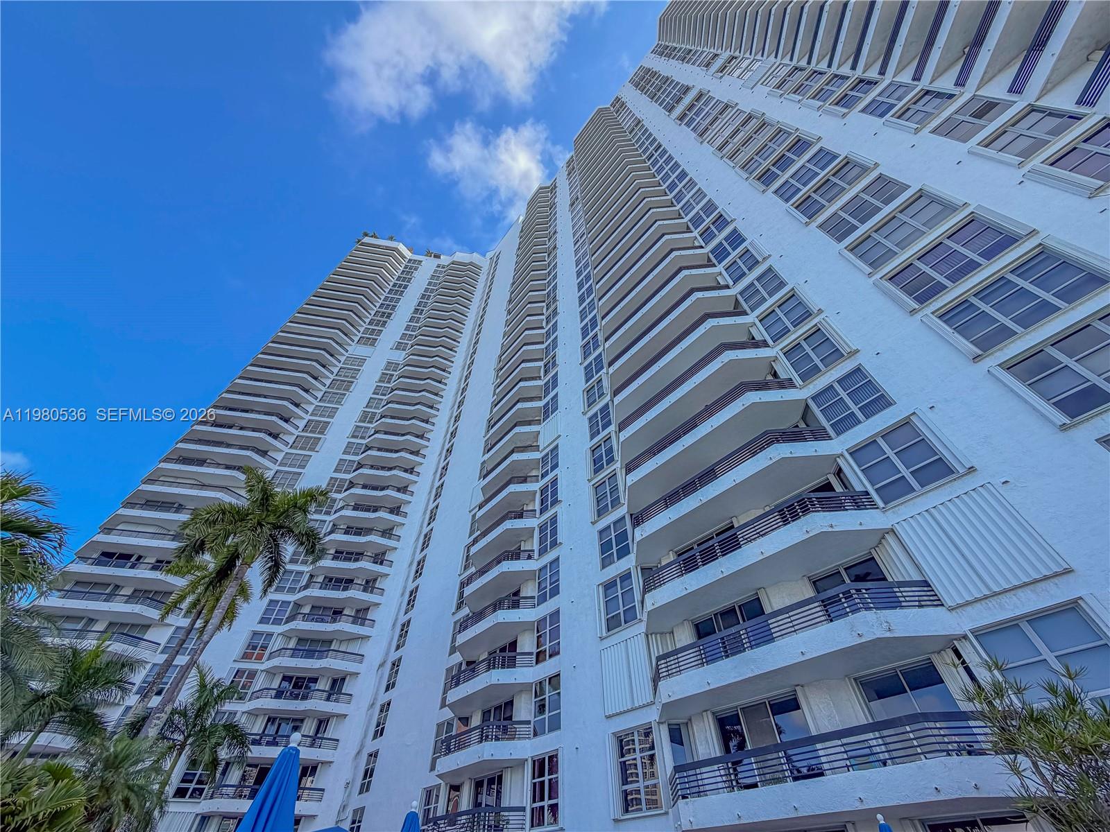 3530 Mystic Pointe Dr #LPH13, Aventura FL 33180
