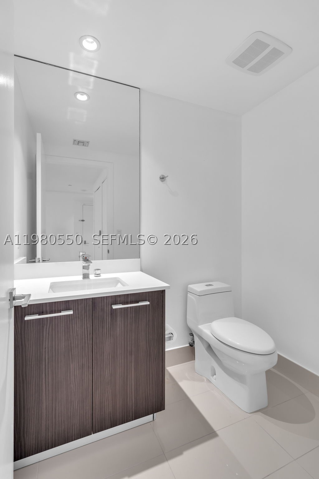 55 SW 9th St #1109, Miami FL 33130