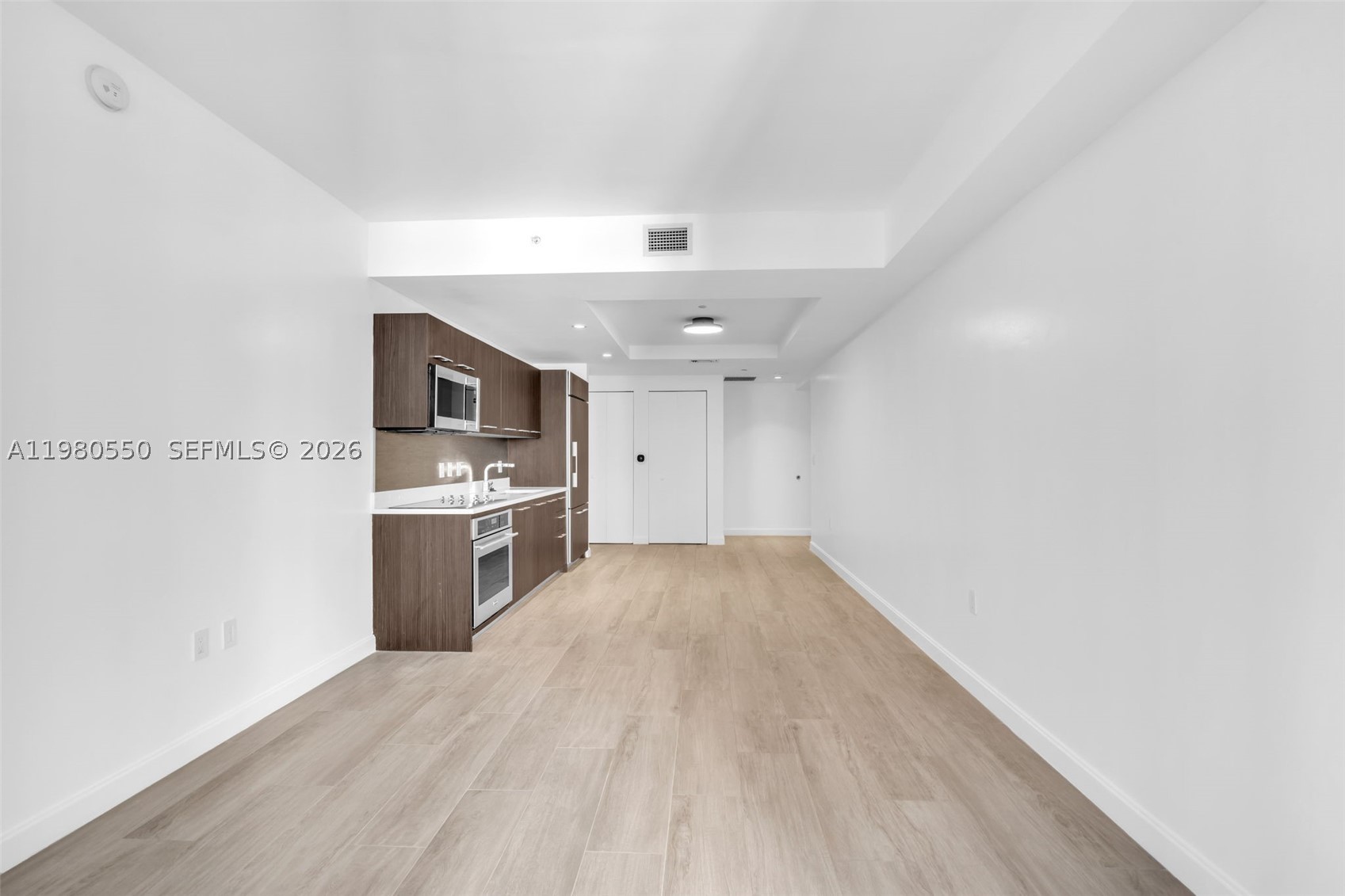 55 SW 9th St #1109, Miami FL 33130