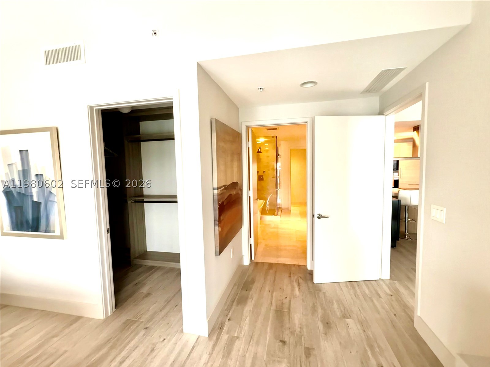 17111 Biscayne Blvd #2305, North Miami Beach FL 33160