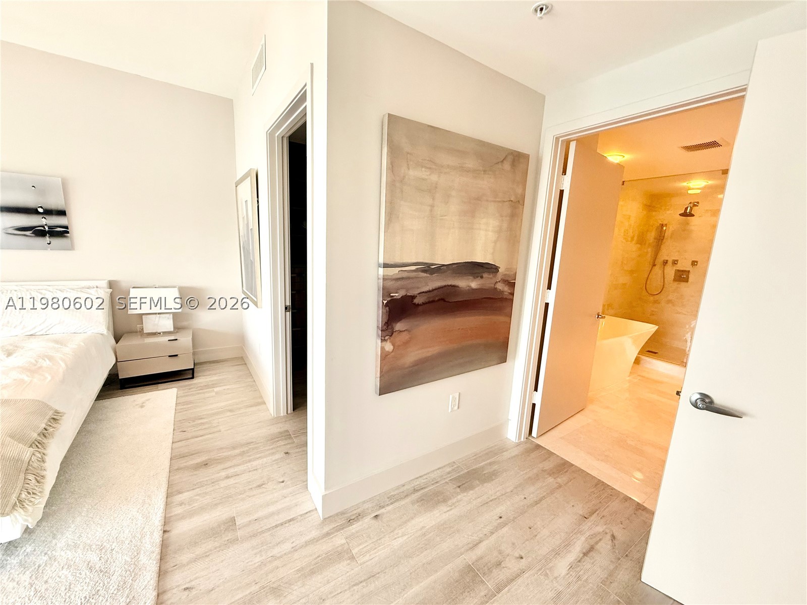 17111 Biscayne Blvd #2305, North Miami Beach FL 33160