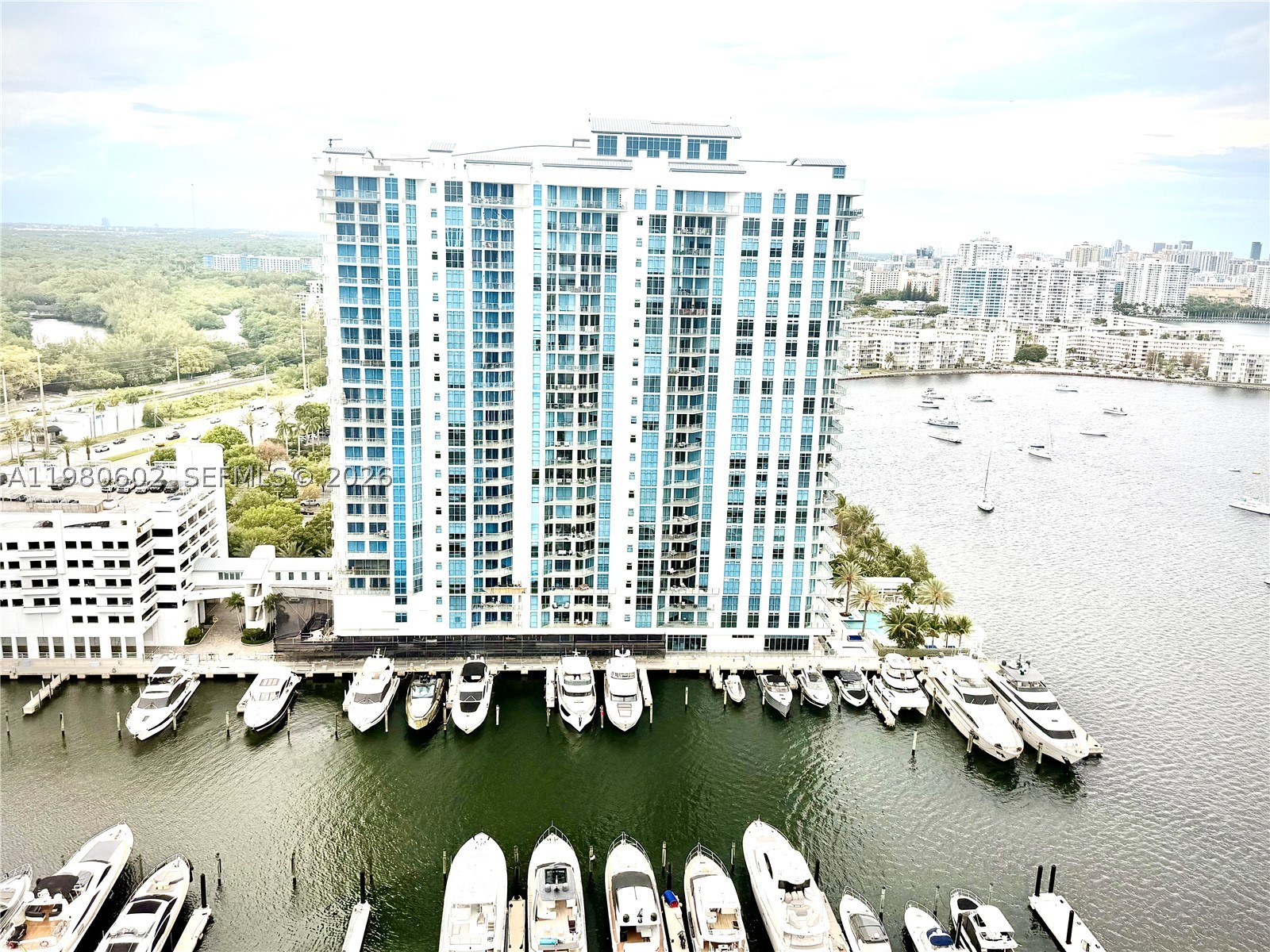 17111 Biscayne Blvd #2305, North Miami Beach FL 33160
