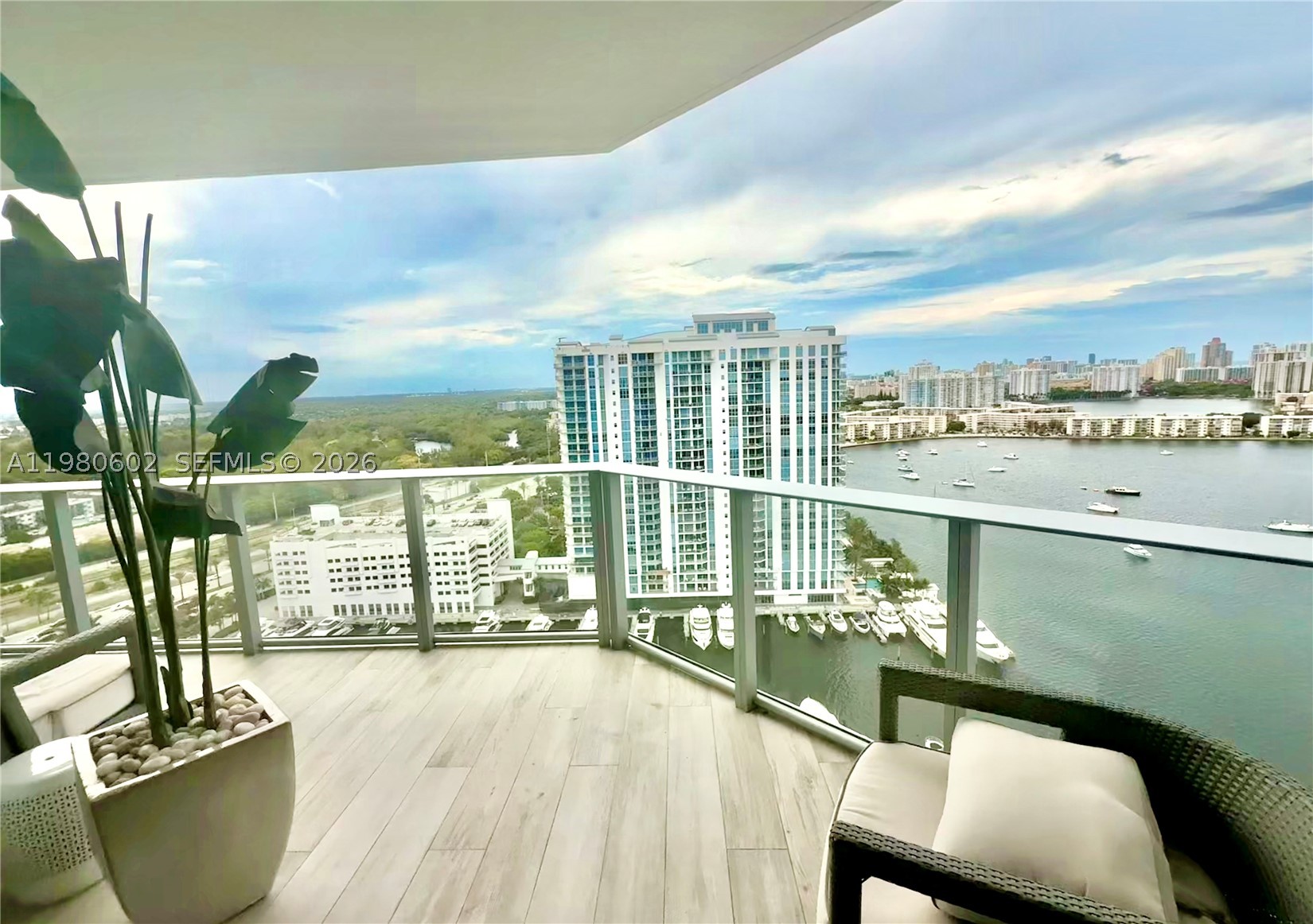 17111 Biscayne Blvd #2305, North Miami Beach FL 33160