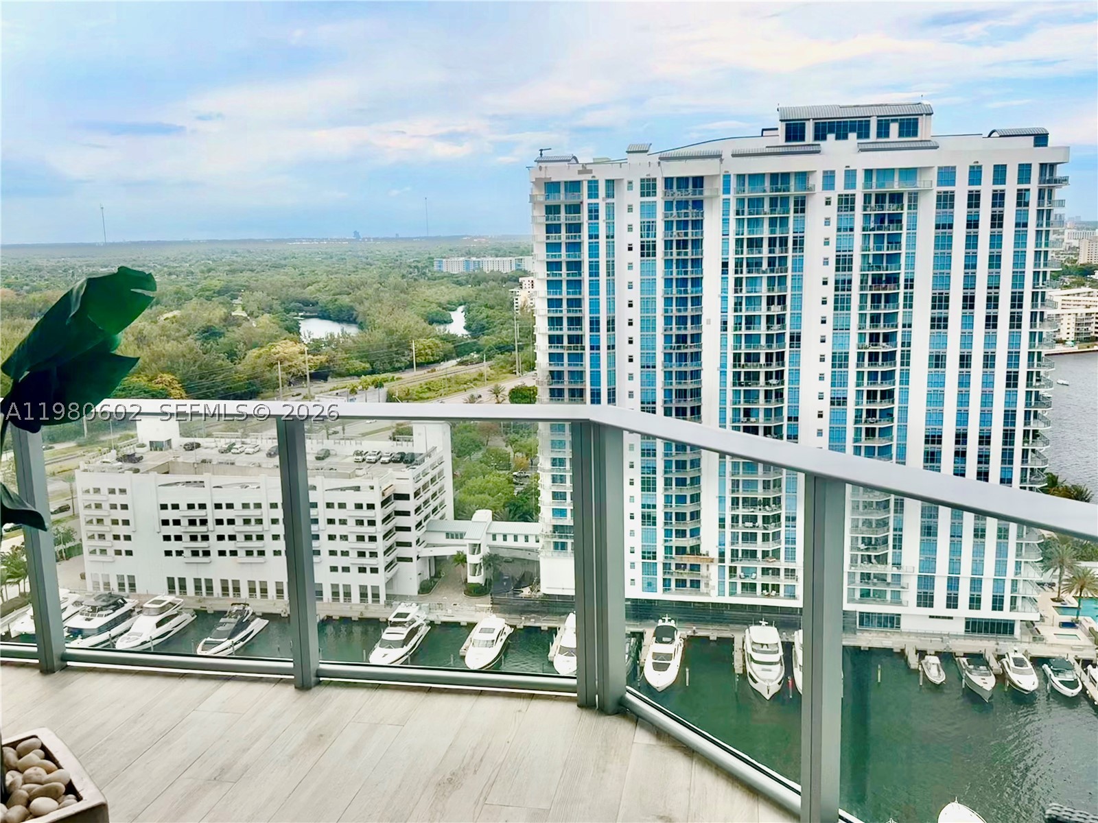 17111 Biscayne Blvd #2305, North Miami Beach FL 33160