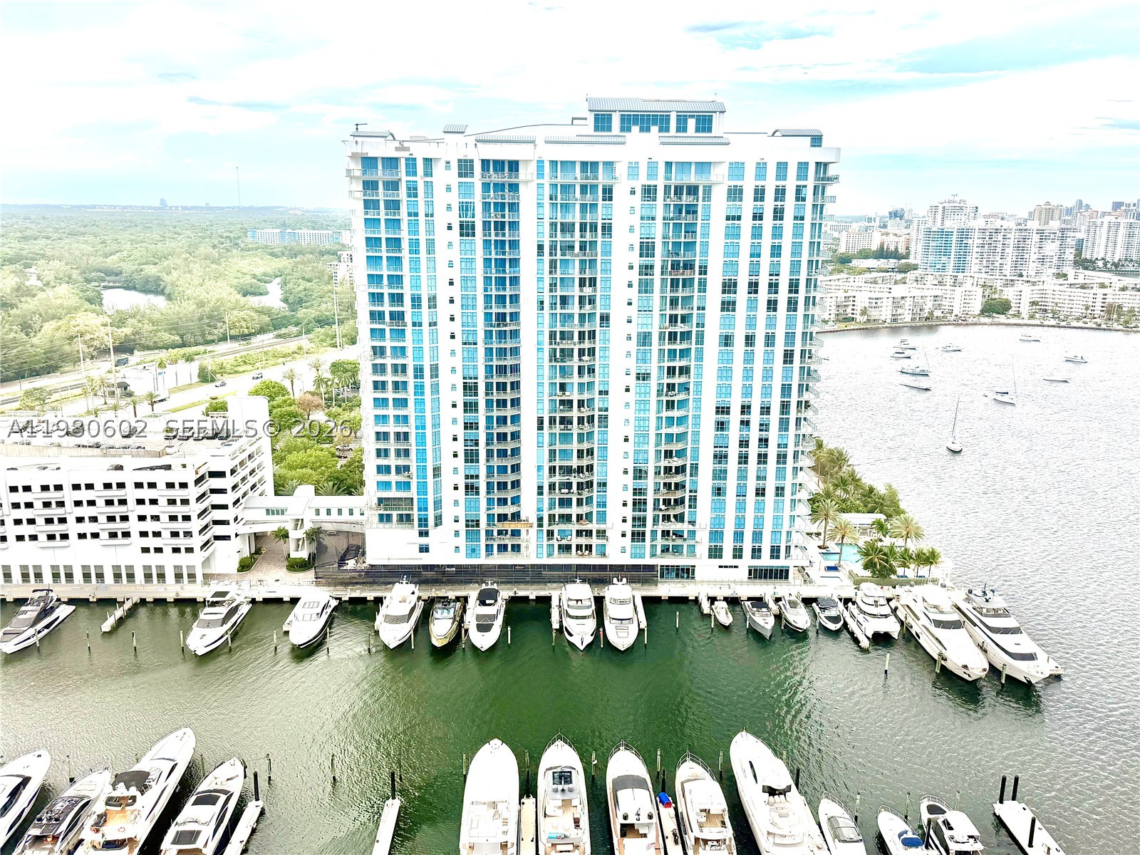 17111 Biscayne Blvd #2305, North Miami Beach FL 33160