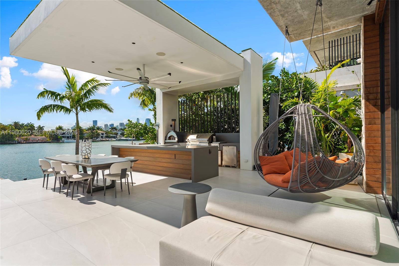 310 S Hibiscus Dr, Miami Beach FL 33139