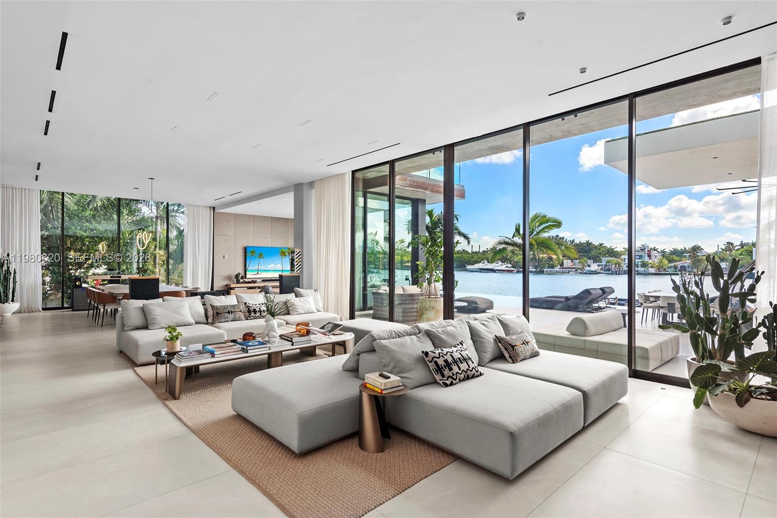310 S Hibiscus Dr, Miami Beach FL 33139