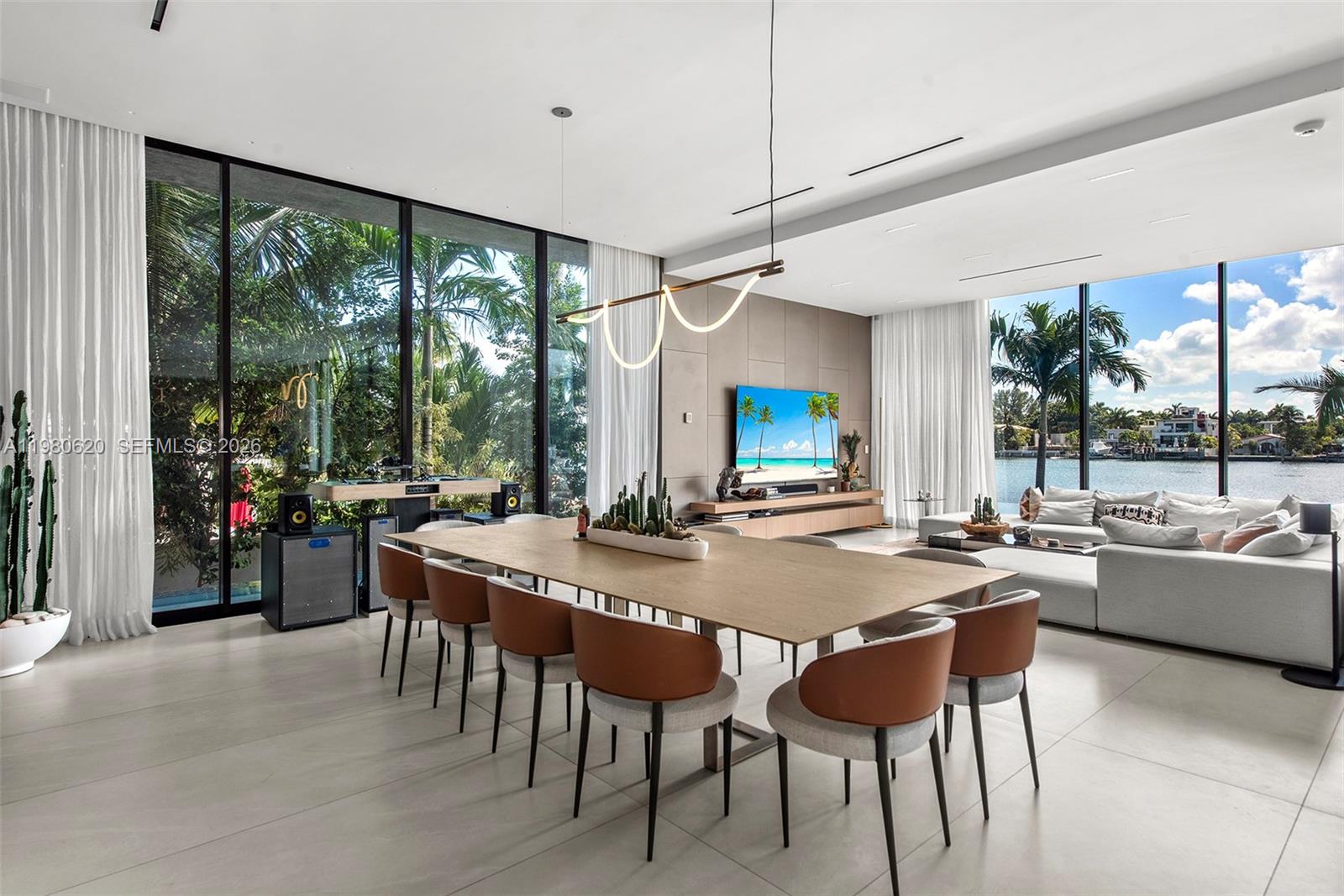 310 S Hibiscus Dr, Miami Beach FL 33139