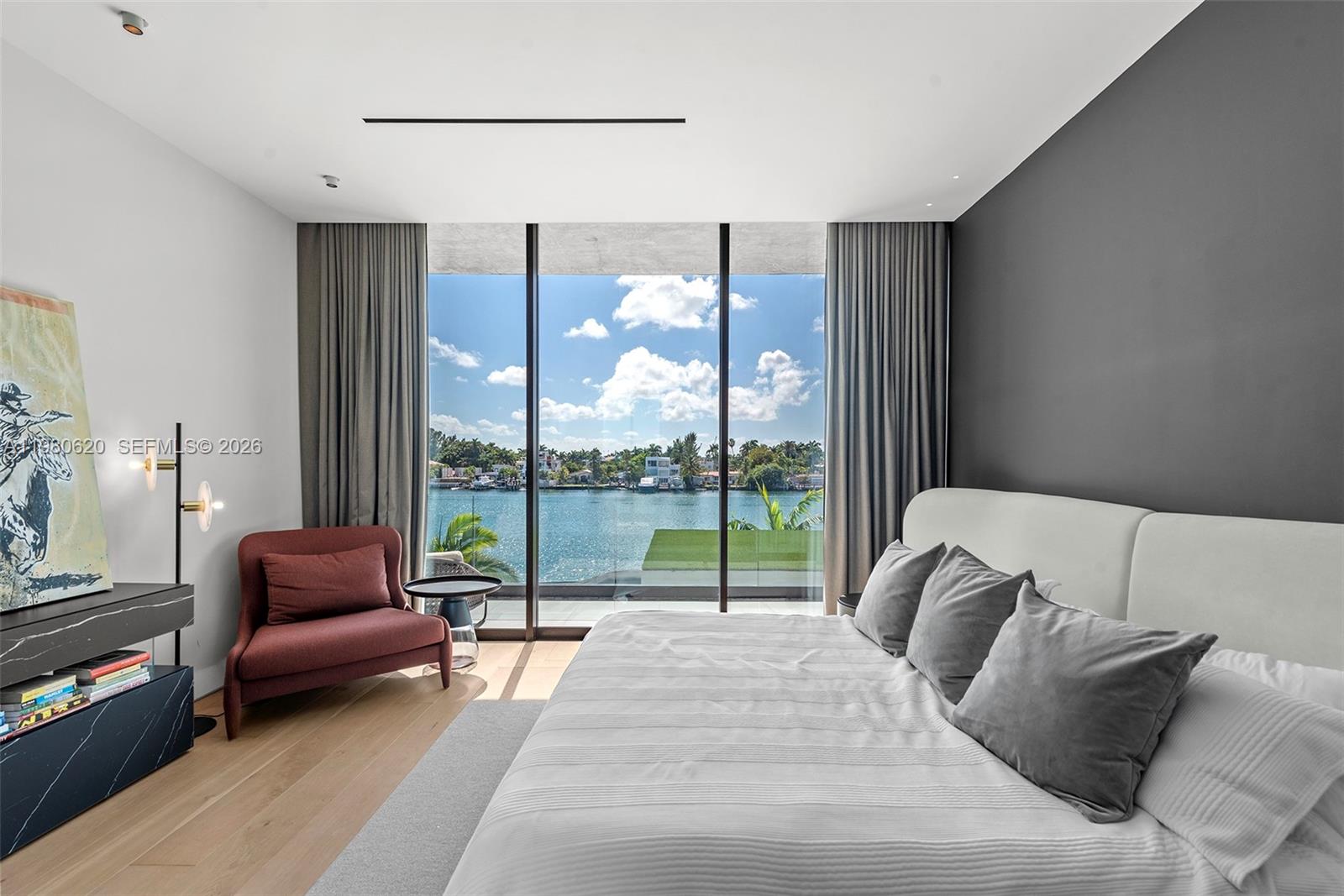 310 S Hibiscus Dr, Miami Beach FL 33139