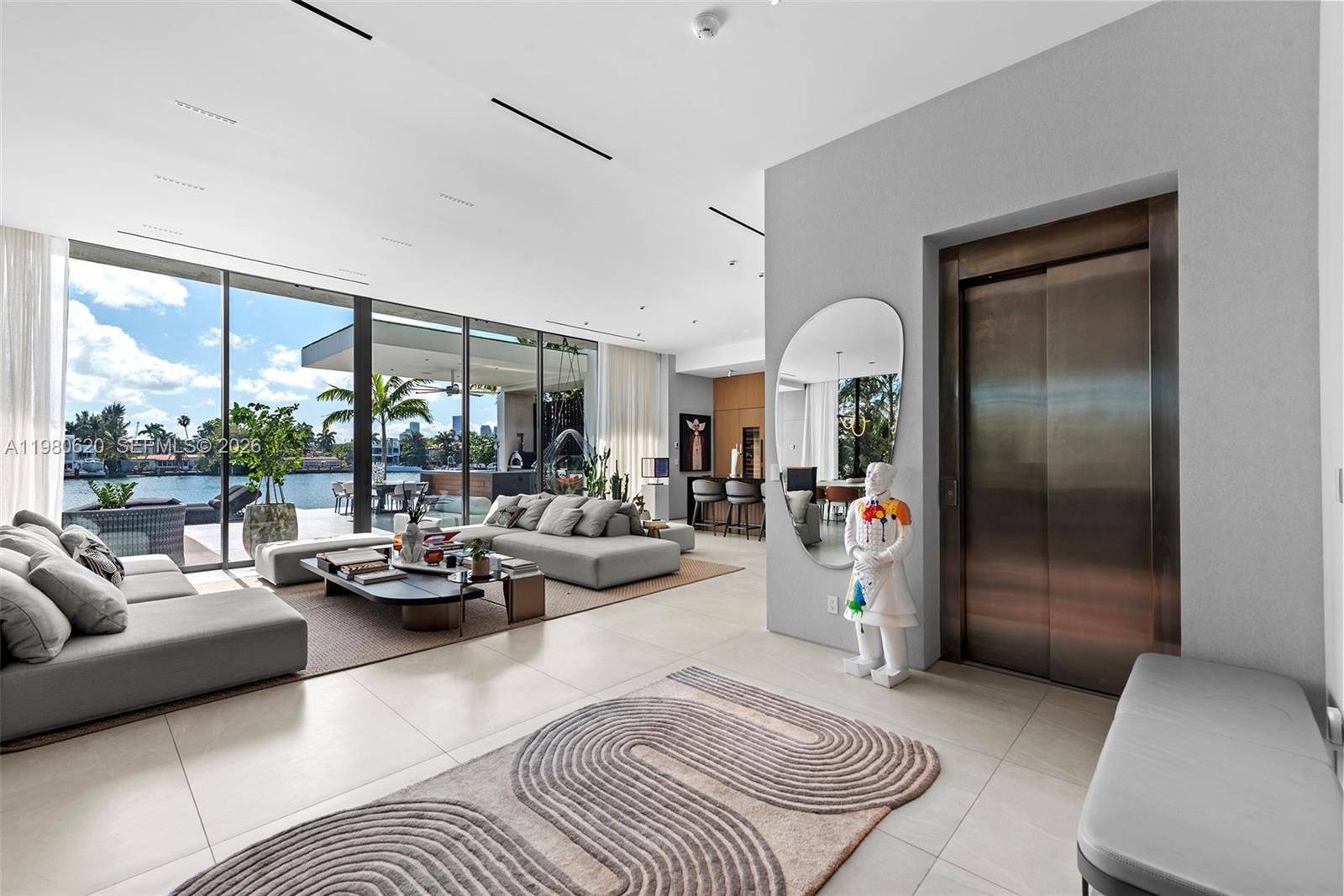 310 S Hibiscus Dr, Miami Beach FL 33139