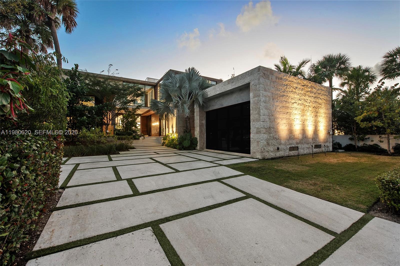 310 S Hibiscus Dr, Miami Beach FL 33139