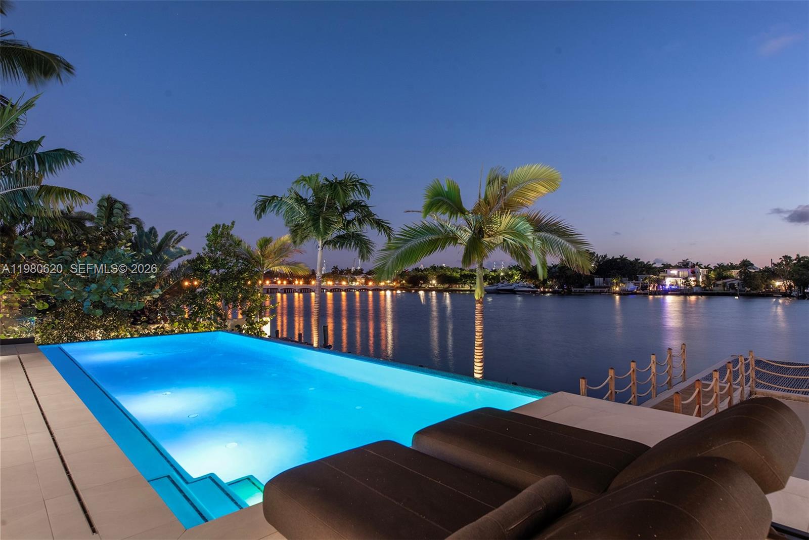 310 S Hibiscus Dr, Miami Beach FL 33139