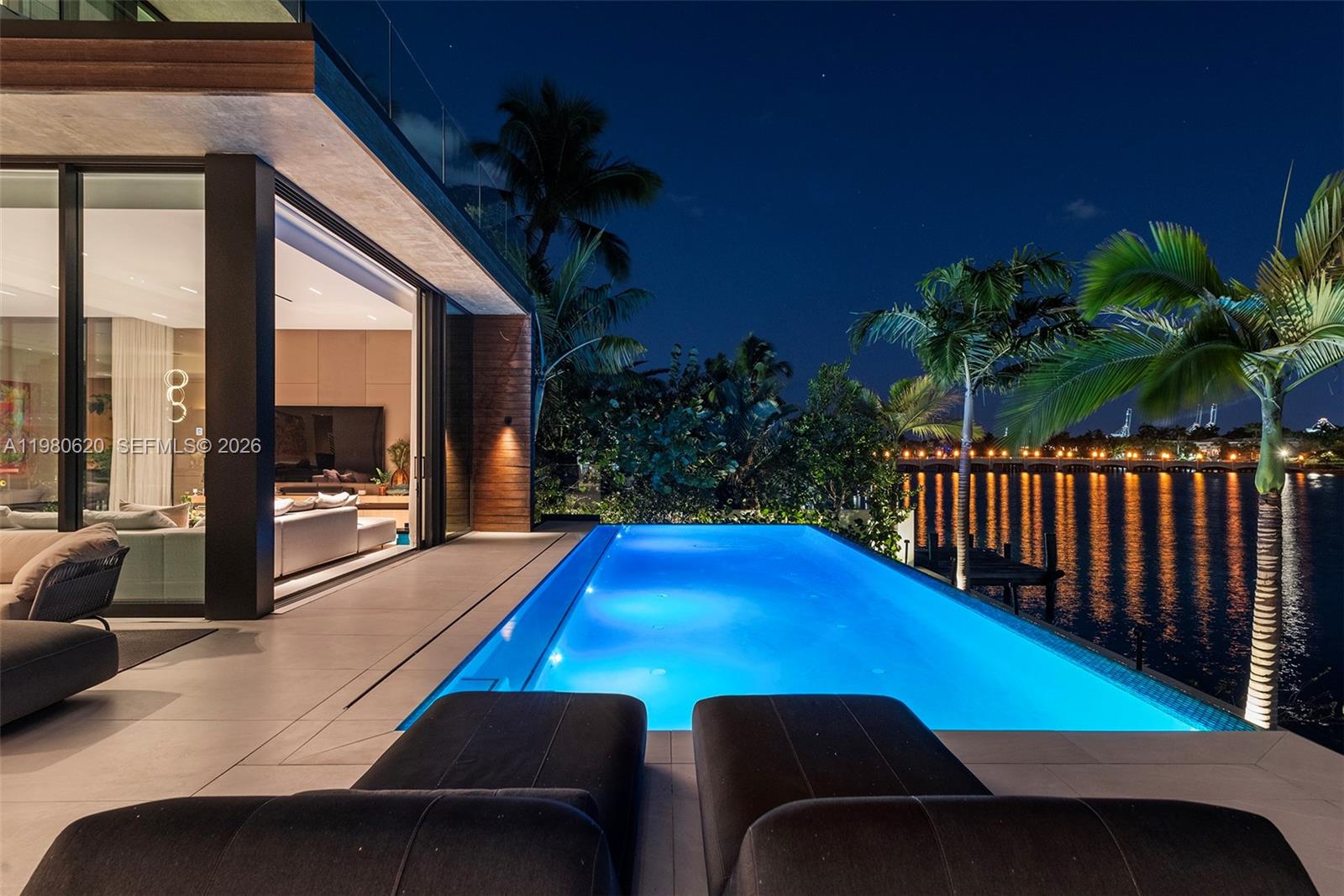 310 S Hibiscus Dr, Miami Beach FL 33139