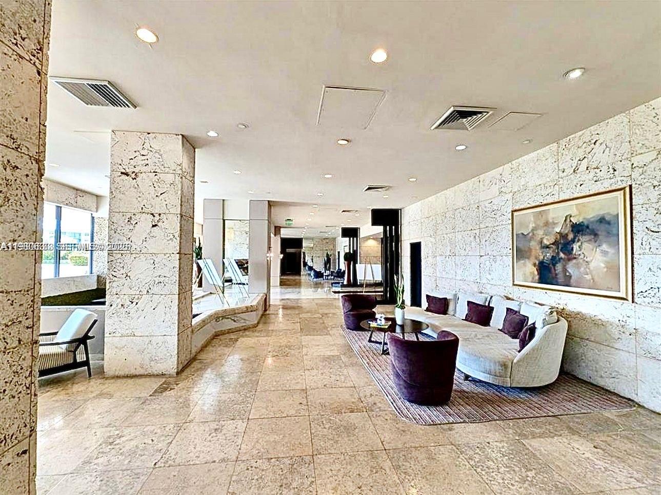 1000 W Island Blvd #2908, Aventura FL 33160