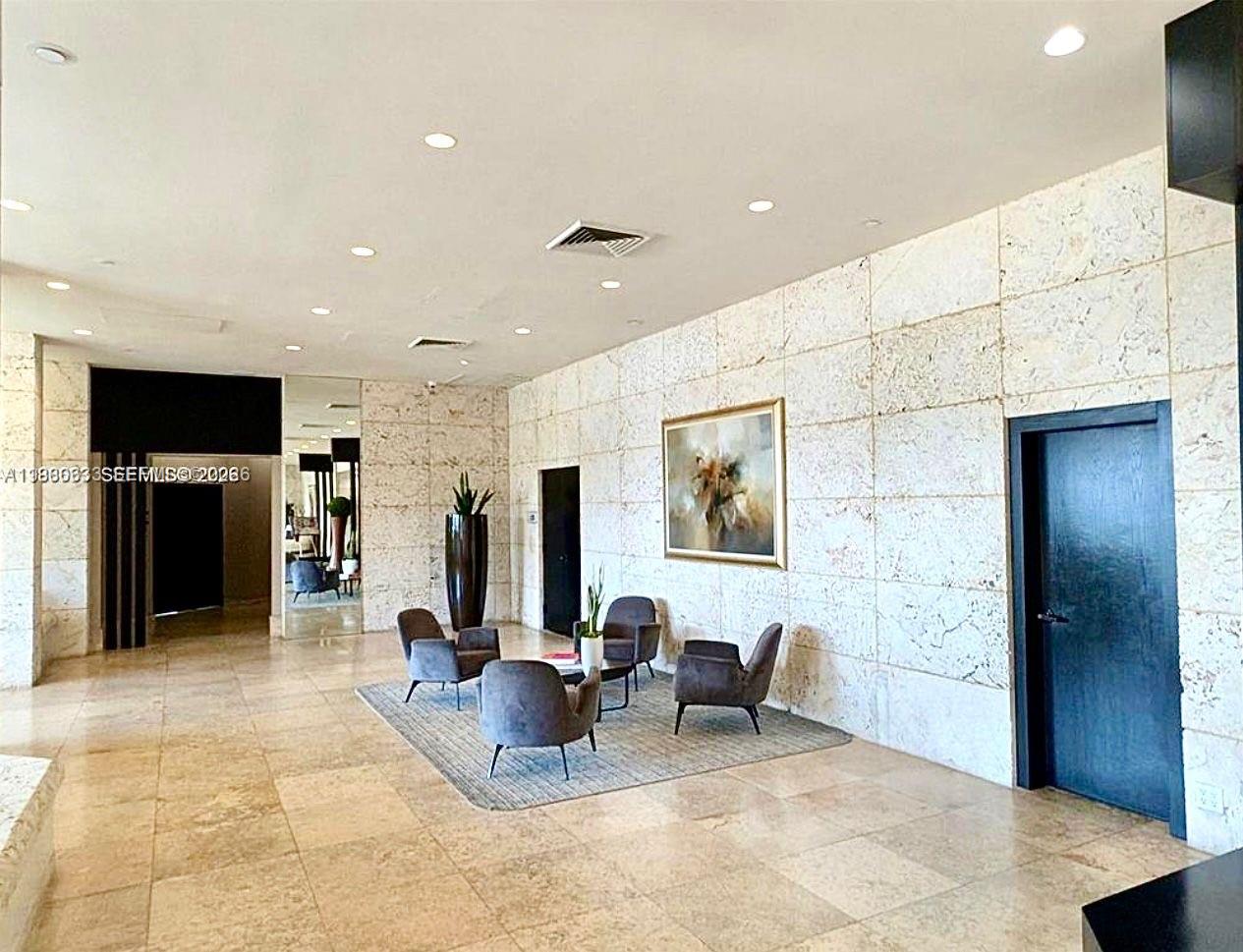 1000 W Island Blvd #2908, Aventura FL 33160