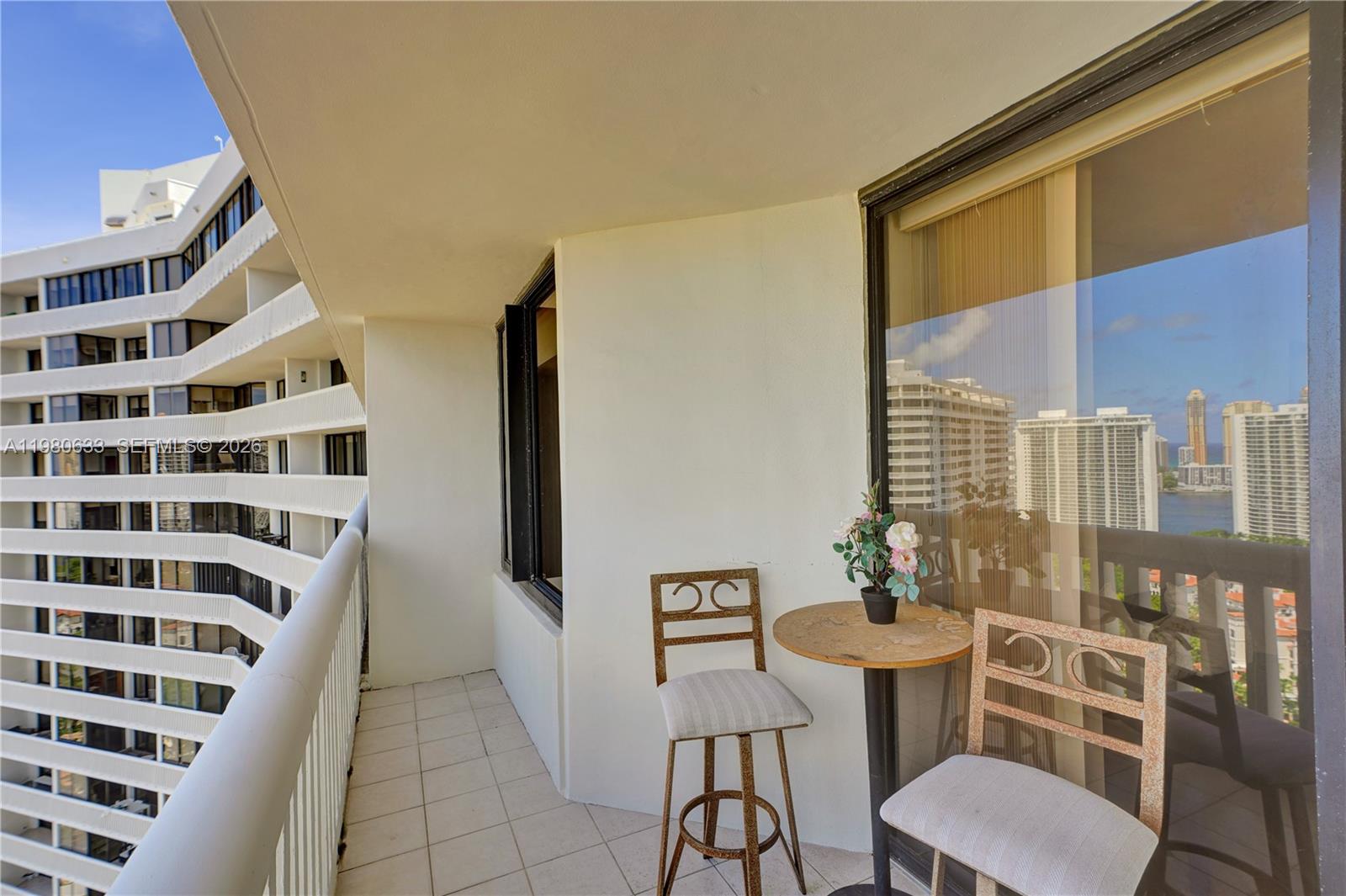 1000 W Island Blvd #2908, Aventura FL 33160