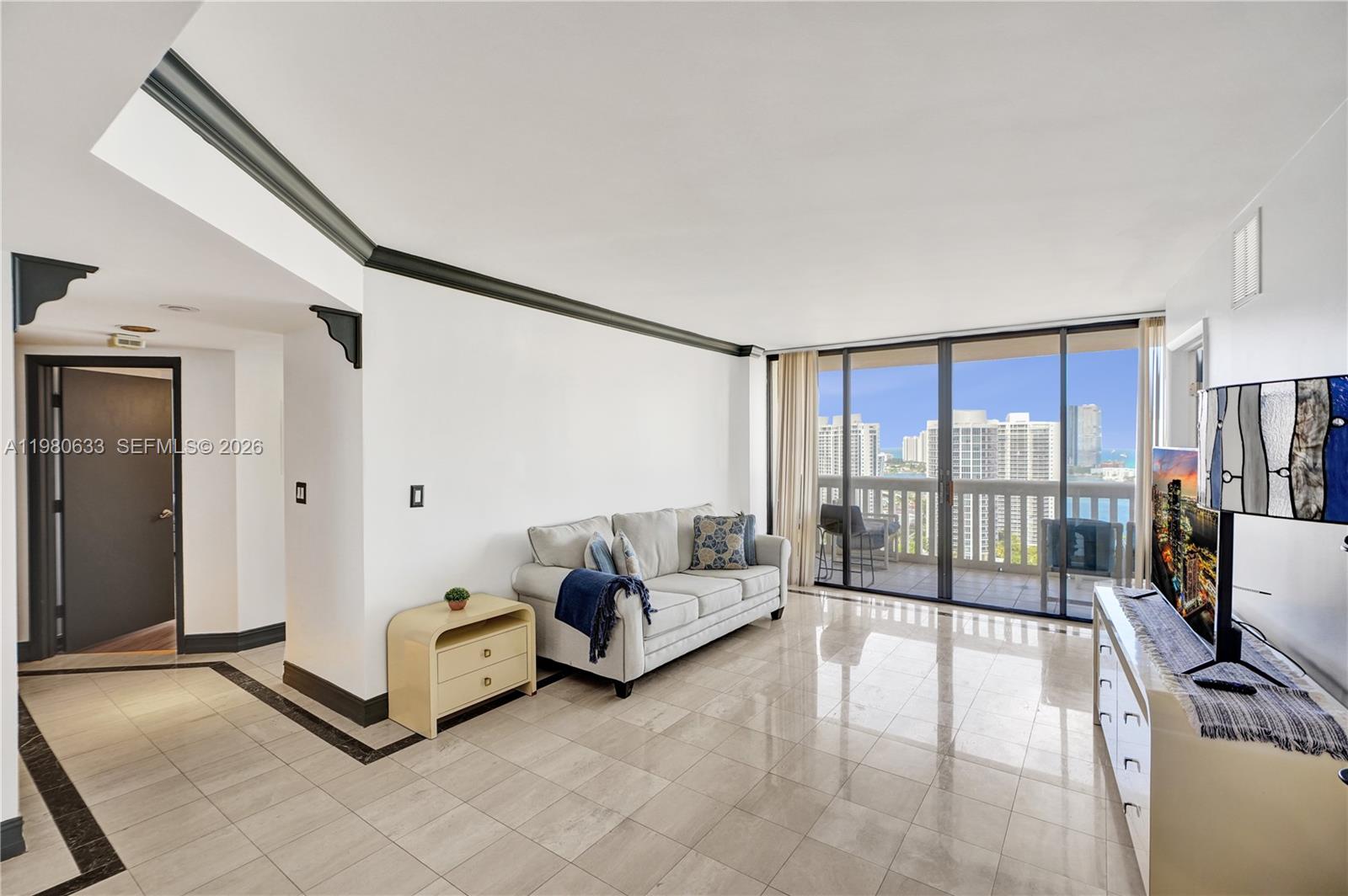 1000 W Island Blvd #2908, Aventura FL 33160