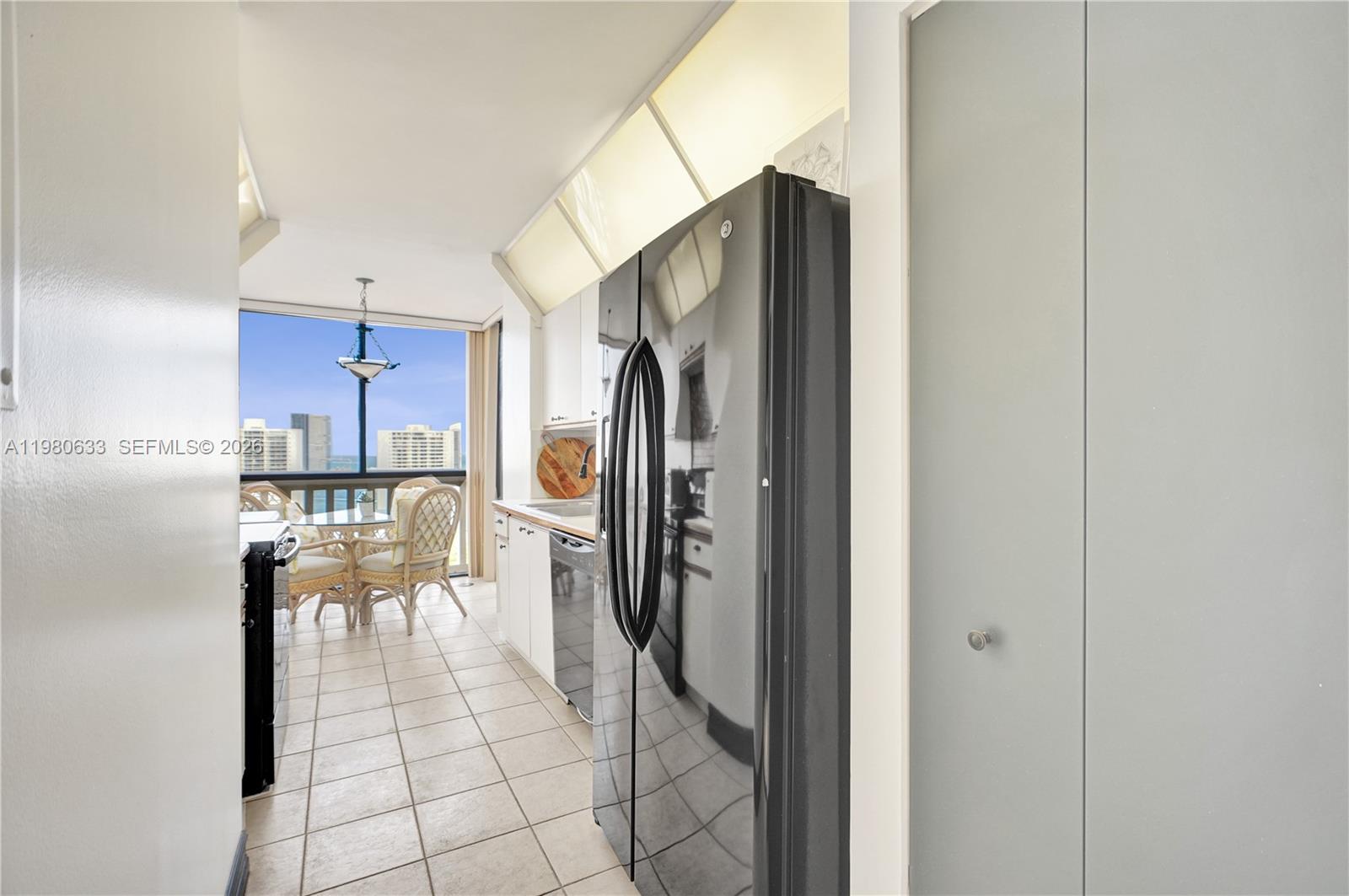 1000 W Island Blvd #2908, Aventura FL 33160