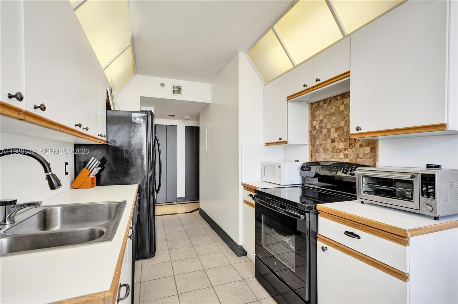1000 W Island Blvd #2908, Aventura FL 33160