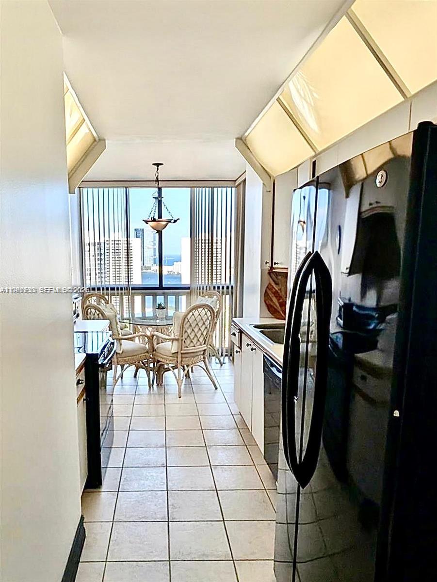 1000 W Island Blvd #2908, Aventura FL 33160
