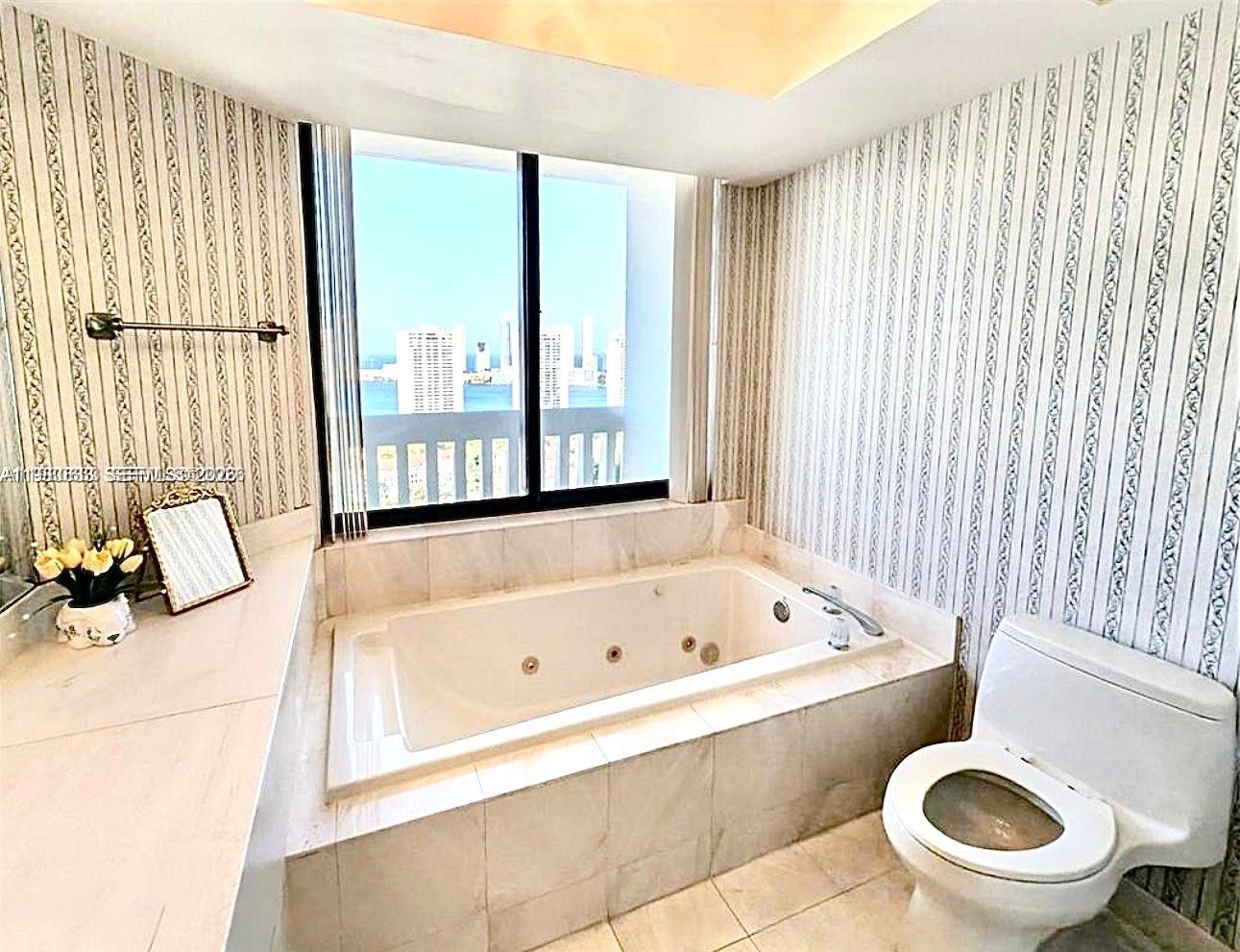 1000 W Island Blvd #2908, Aventura FL 33160