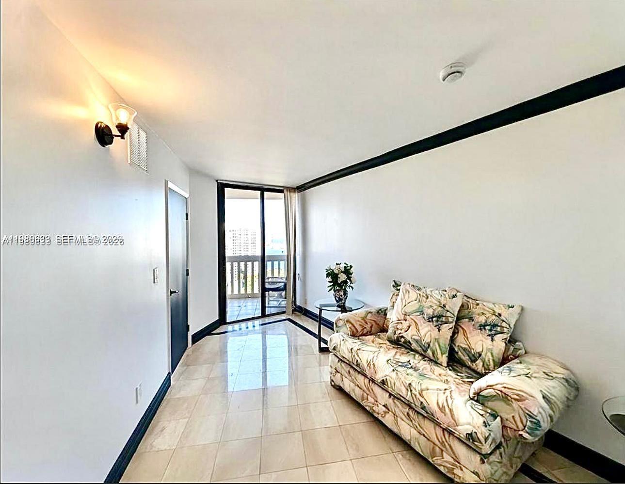 1000 W Island Blvd #2908, Aventura FL 33160