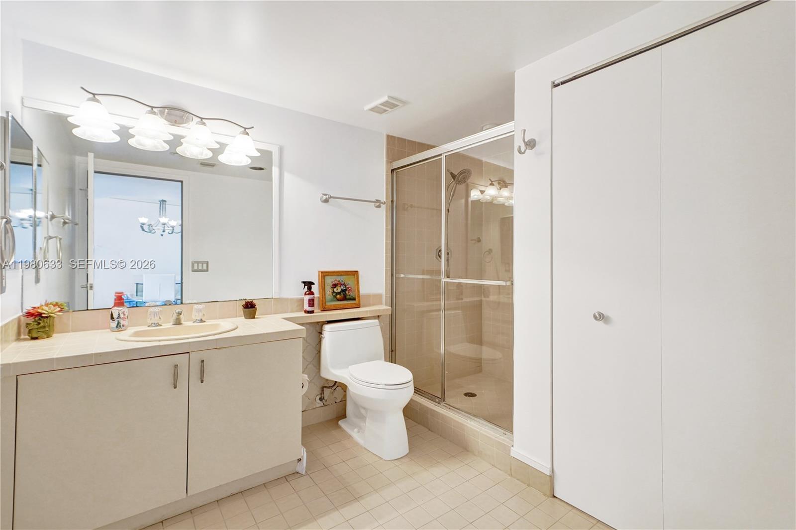 1000 W Island Blvd #2908, Aventura FL 33160