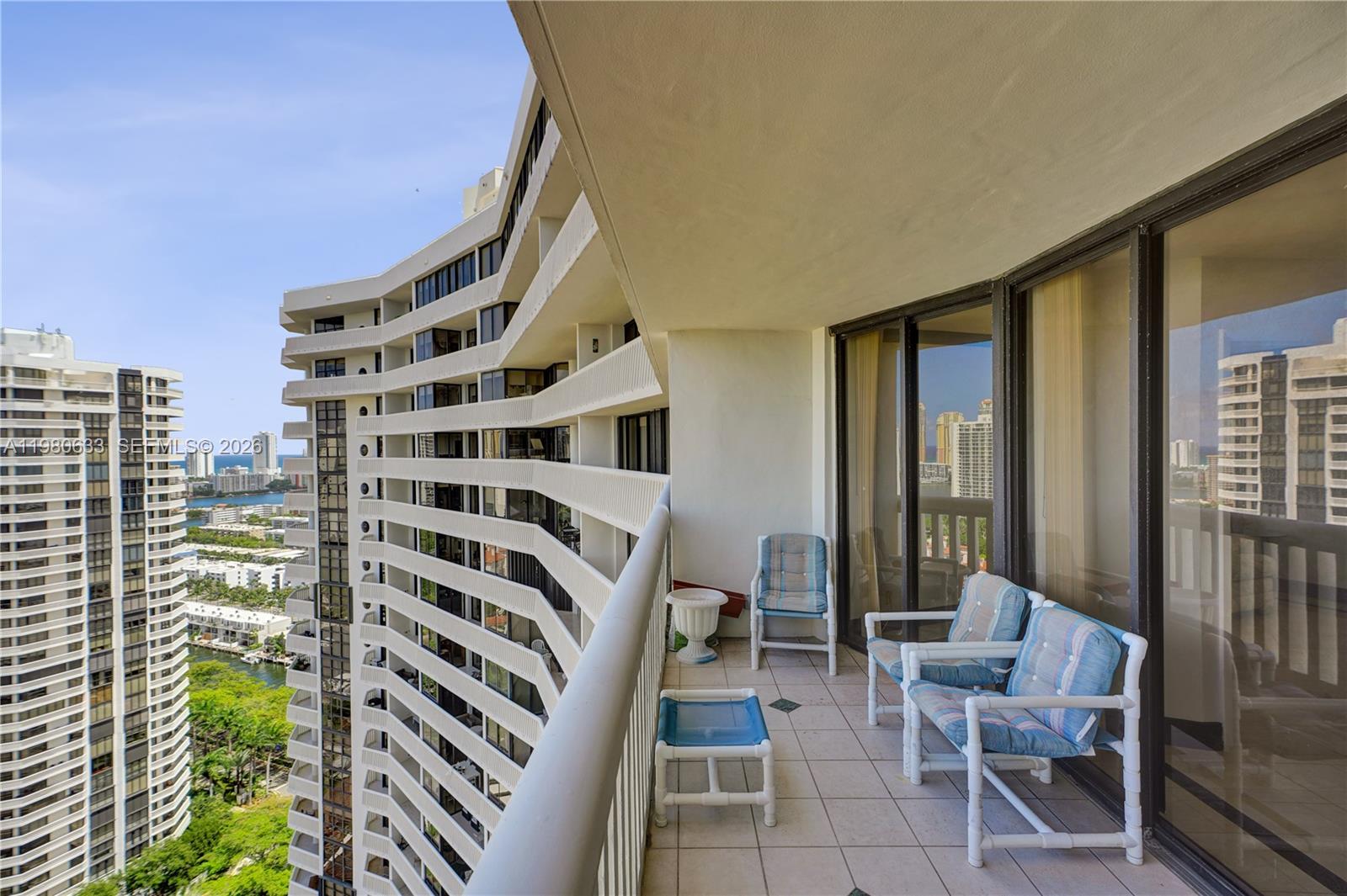 1000 W Island Blvd #2908, Aventura FL 33160