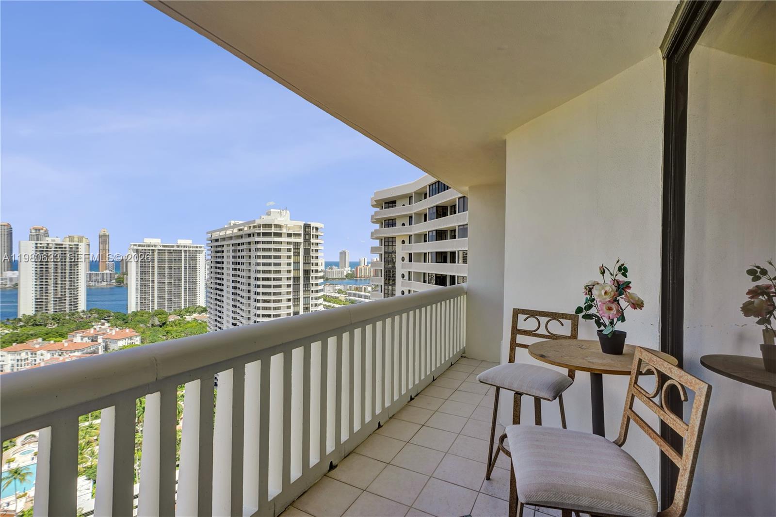 1000 W Island Blvd #2908, Aventura FL 33160