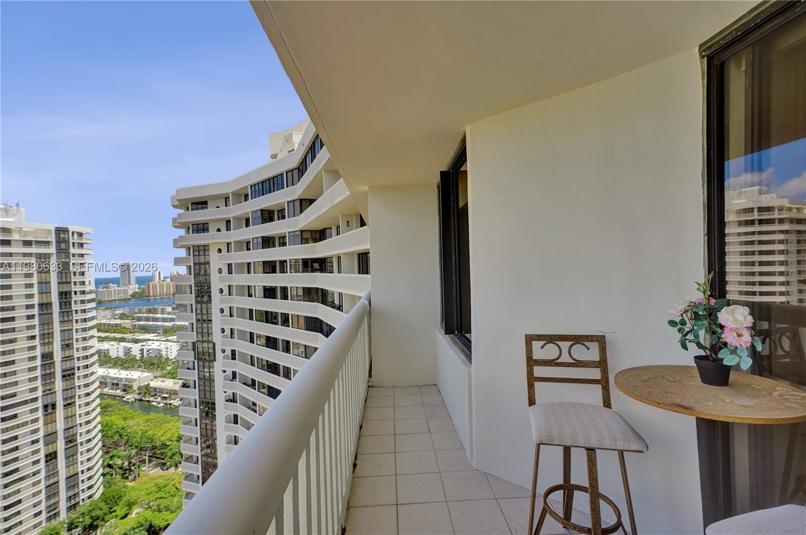 1000 W Island Blvd #2908, Aventura FL 33160