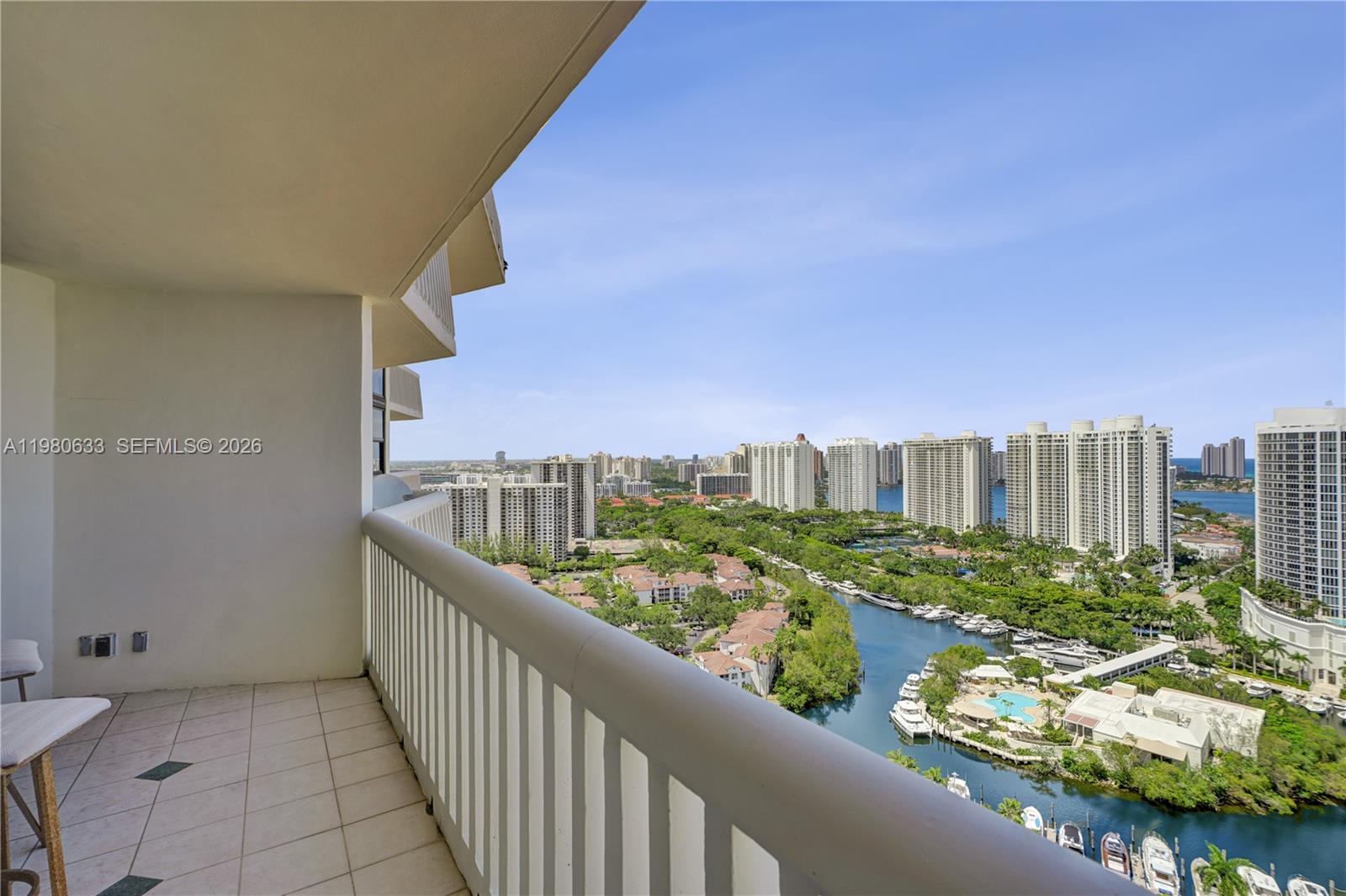 1000 W Island Blvd #2908, Aventura FL 33160