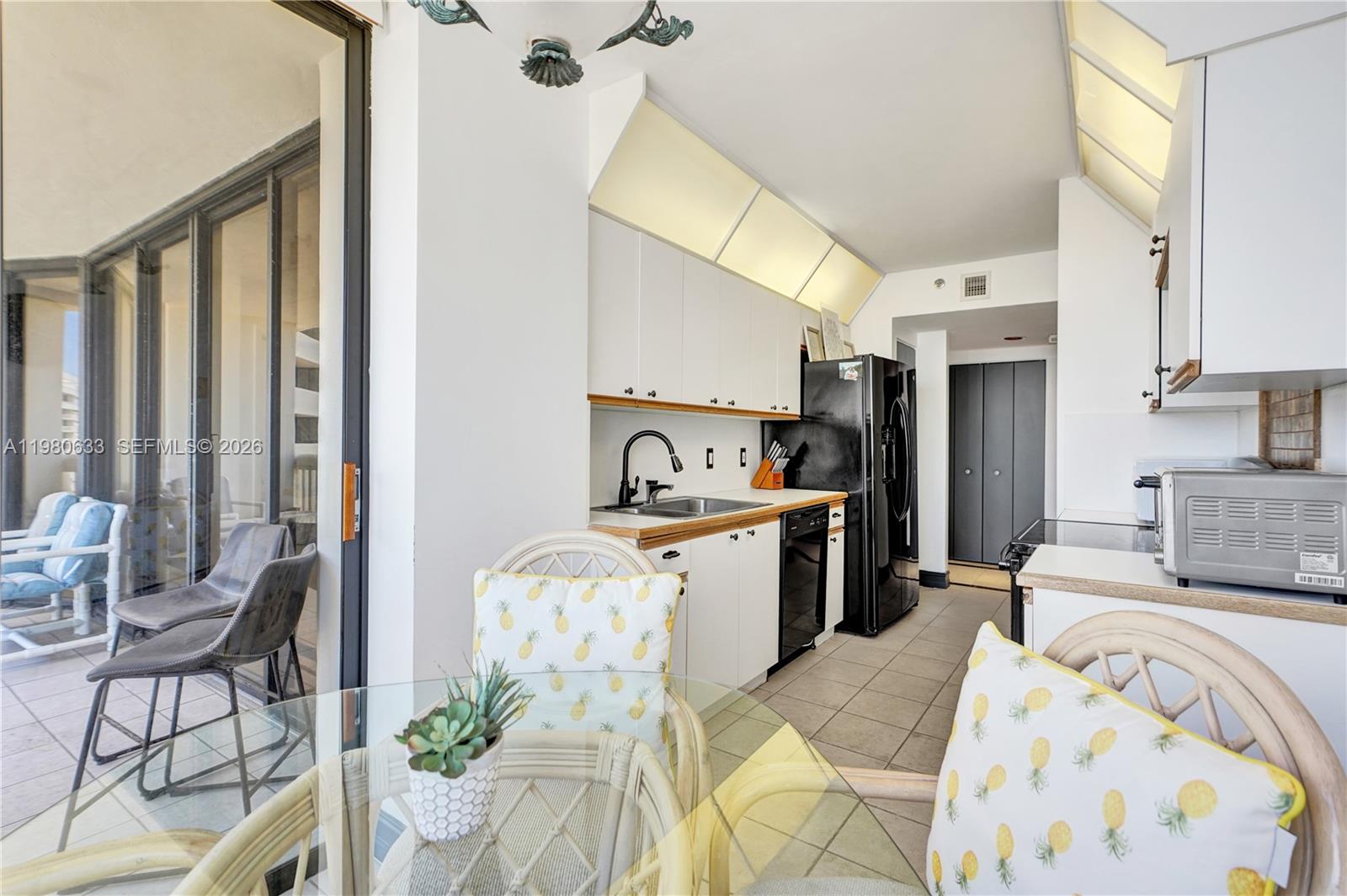 1000 W Island Blvd #2908, Aventura FL 33160