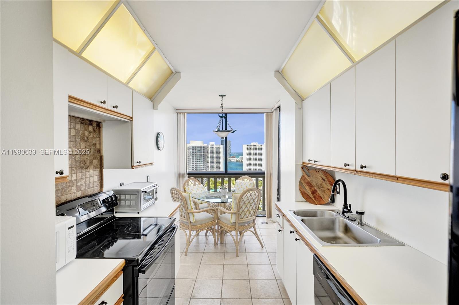 1000 W Island Blvd #2908, Aventura FL 33160