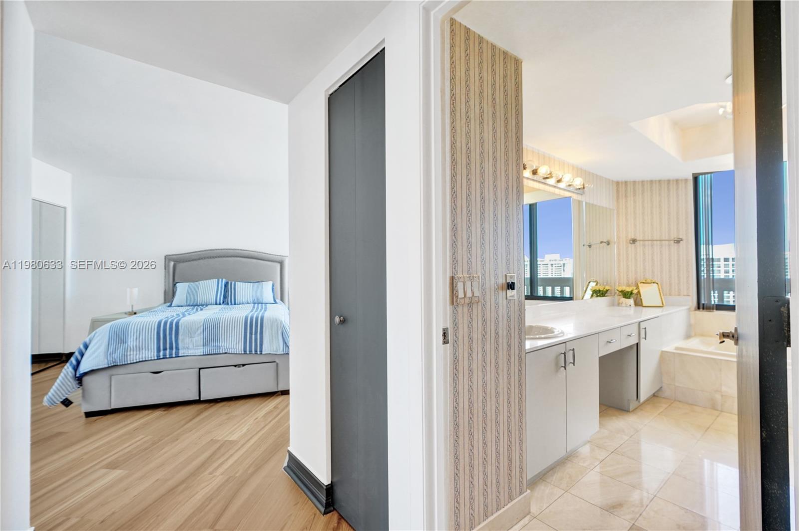 1000 W Island Blvd #2908, Aventura FL 33160