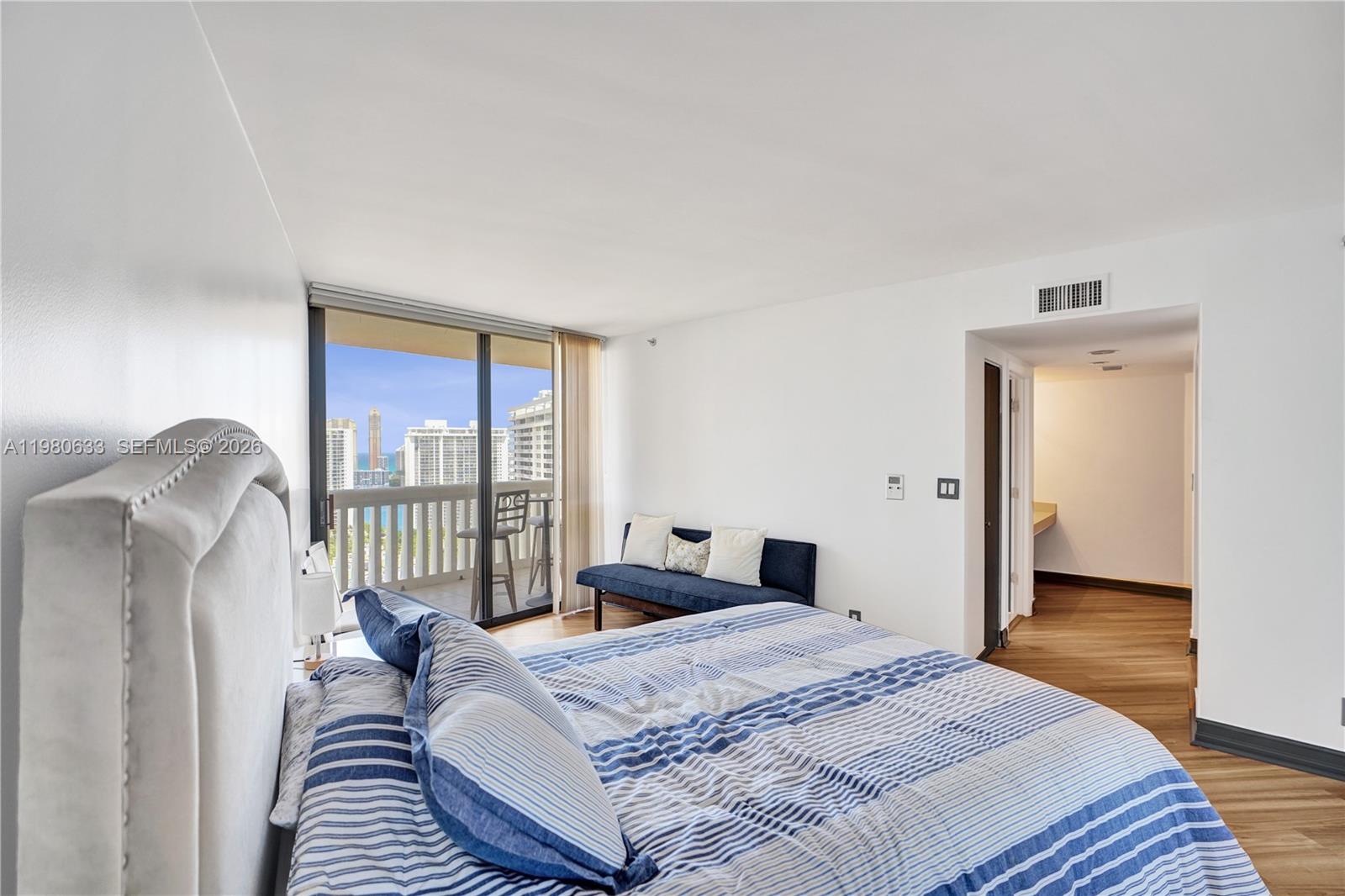 1000 W Island Blvd #2908, Aventura FL 33160