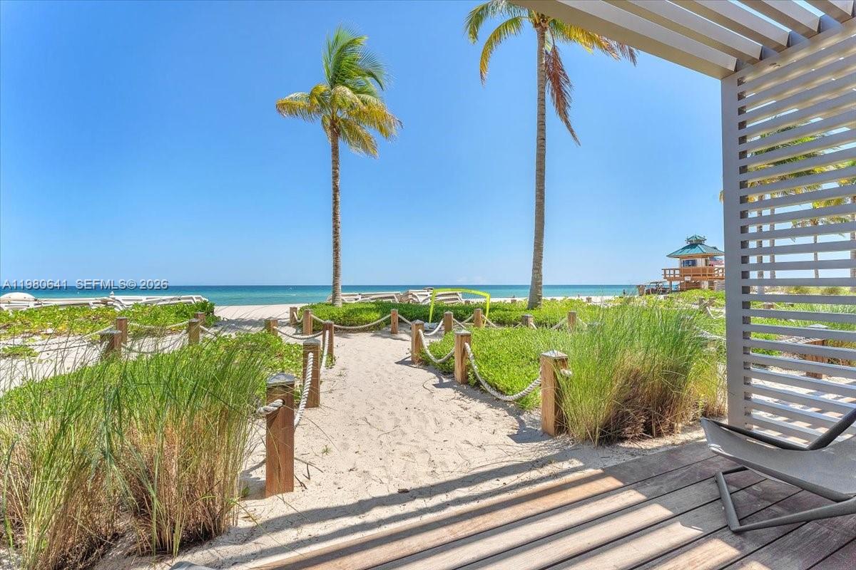 18975 Collins Ave #5302+Cabana 6, Sunny Isles Beach FL 33160