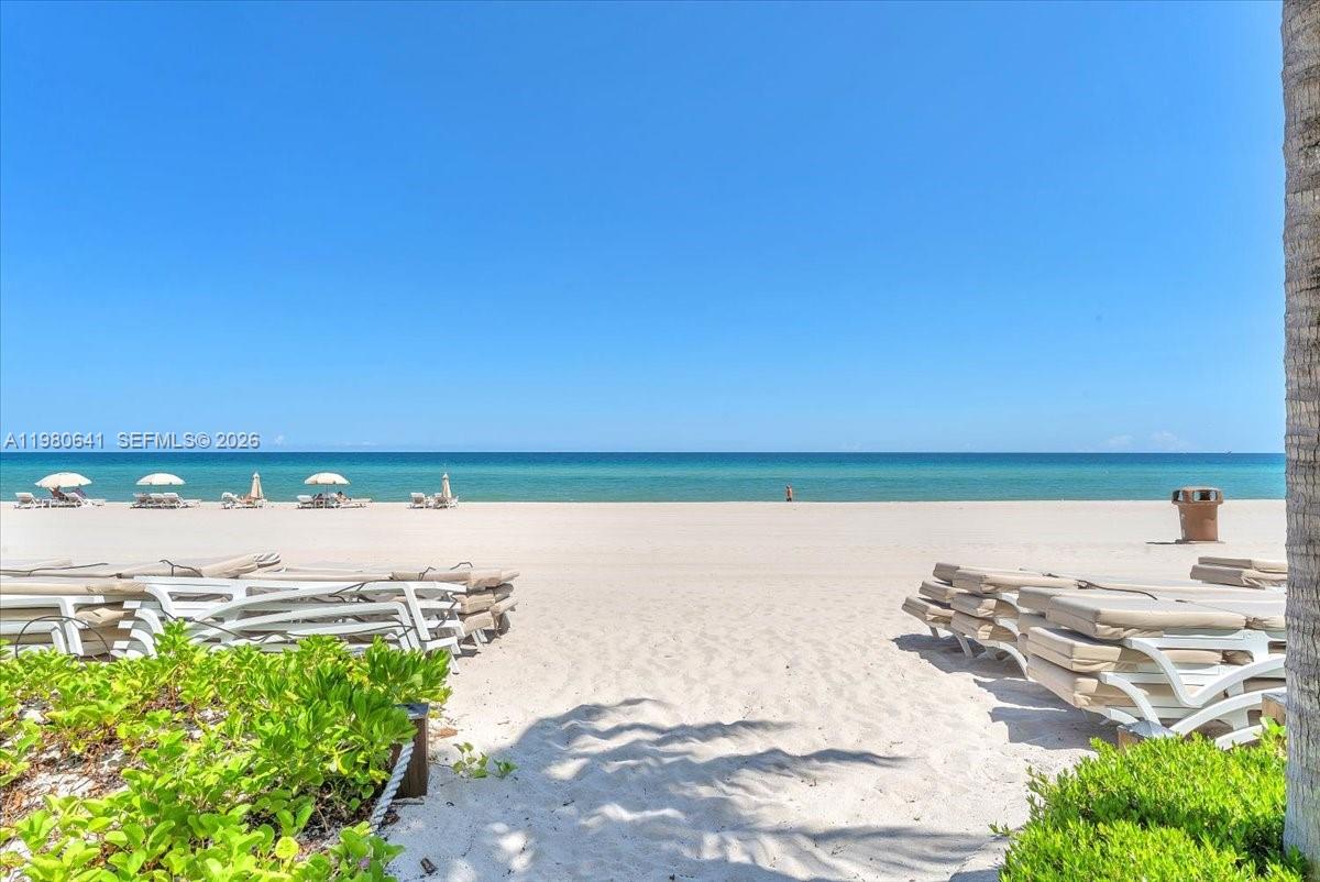 18975 Collins Ave #5302+Cabana 6, Sunny Isles Beach FL 33160
