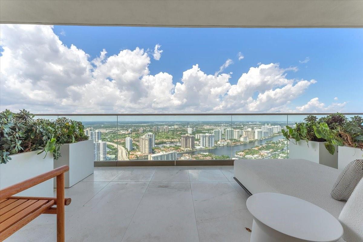 18975 Collins Ave #5302+Cabana 6, Sunny Isles Beach FL 33160