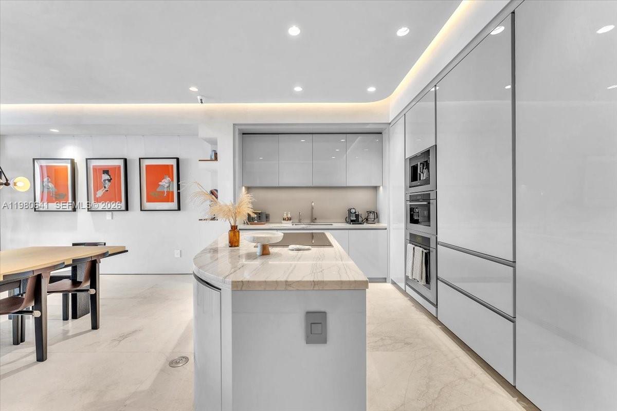 18975 Collins Ave #5302+Cabana 6, Sunny Isles Beach FL 33160