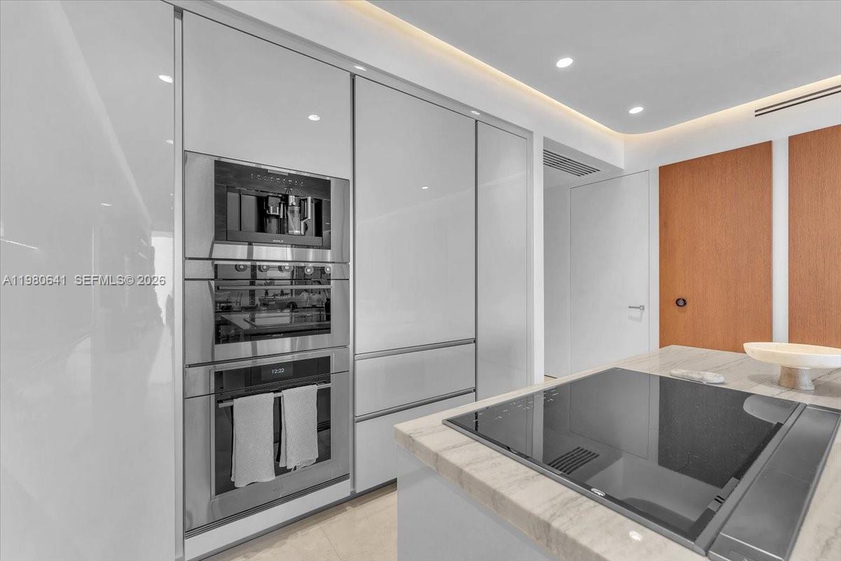 18975 Collins Ave #5302+Cabana 6, Sunny Isles Beach FL 33160