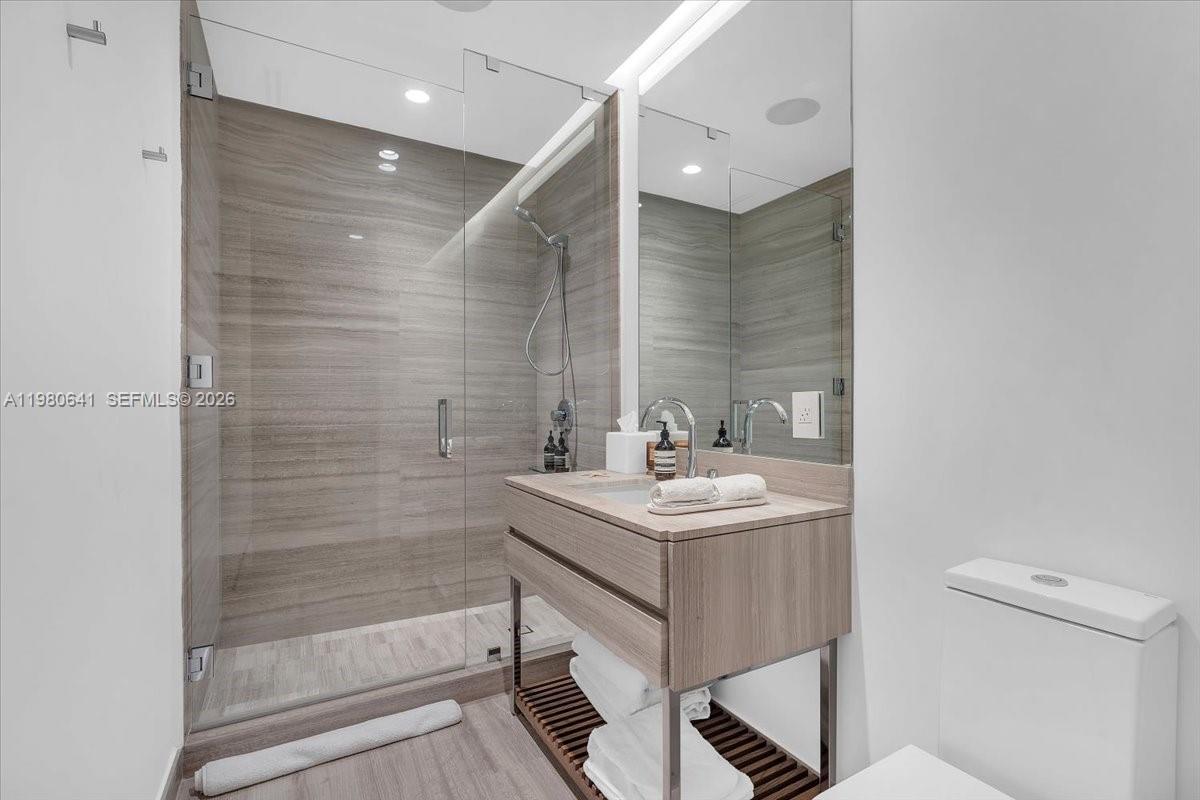 18975 Collins Ave #5302+Cabana 6, Sunny Isles Beach FL 33160