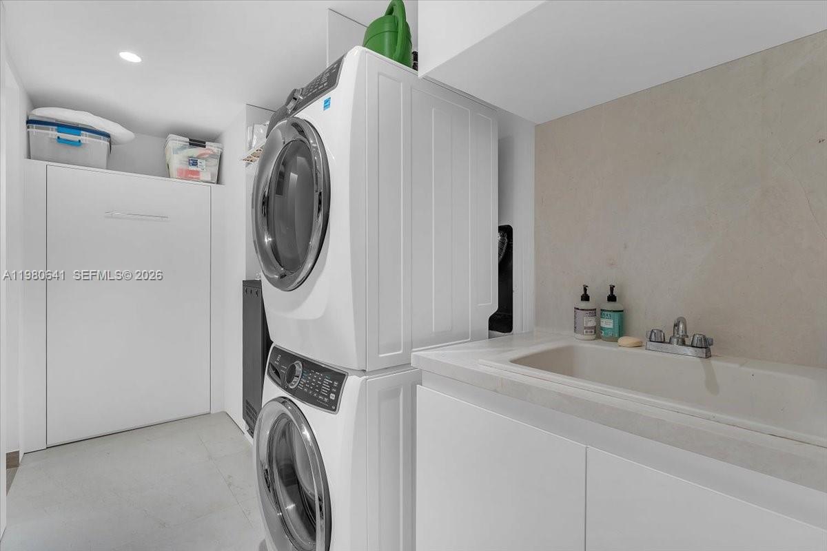 18975 Collins Ave #5302+Cabana 6, Sunny Isles Beach FL 33160