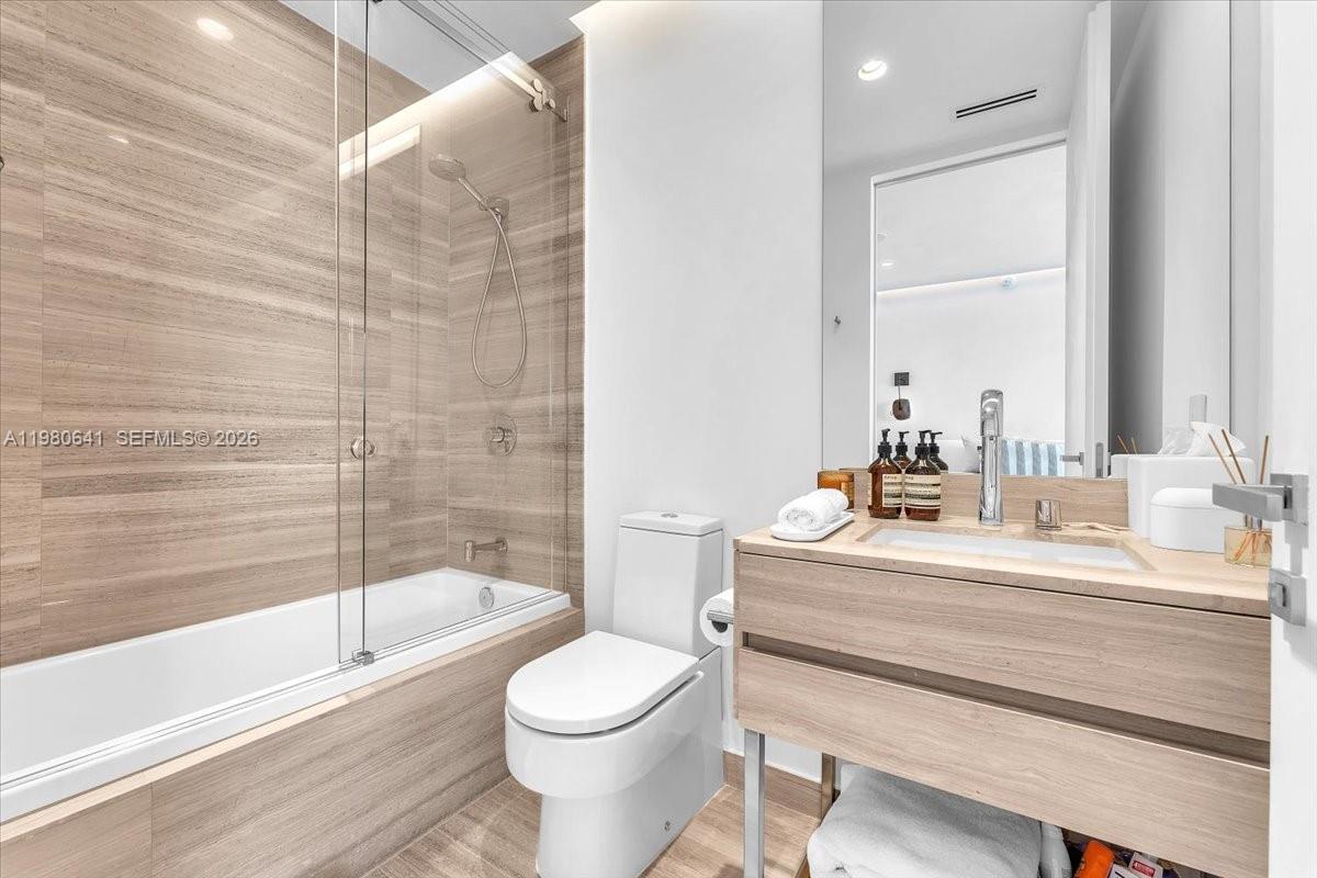 18975 Collins Ave #5302+Cabana 6, Sunny Isles Beach FL 33160