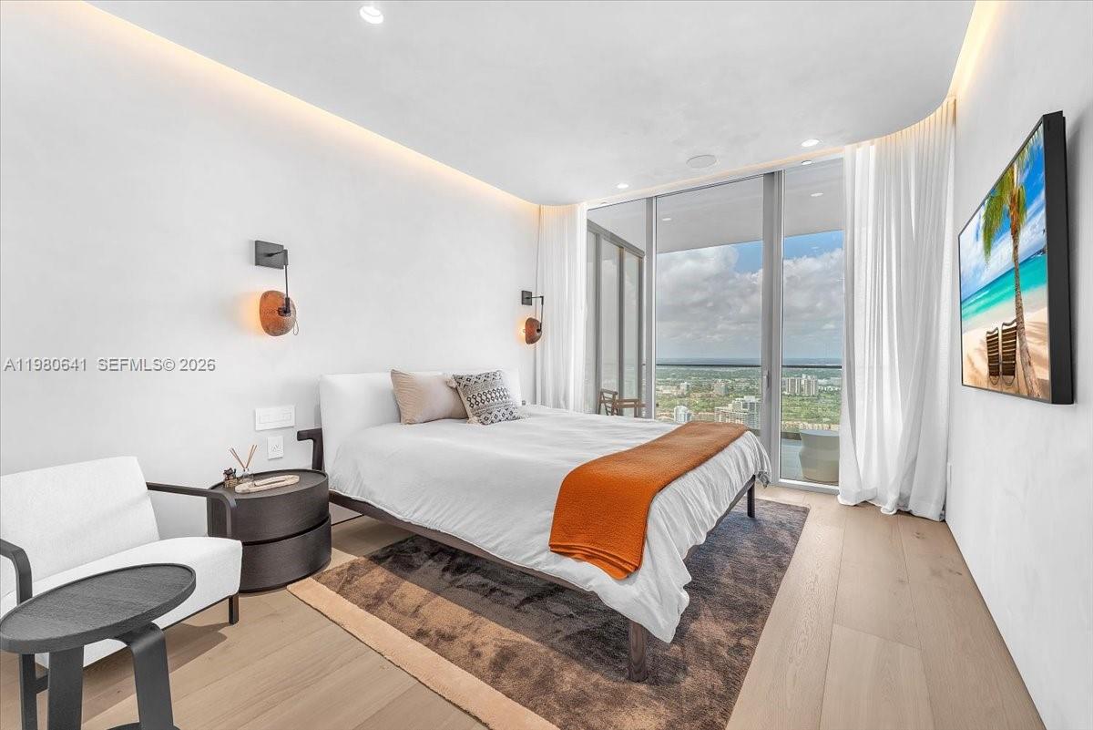18975 Collins Ave #5302+Cabana 6, Sunny Isles Beach FL 33160
