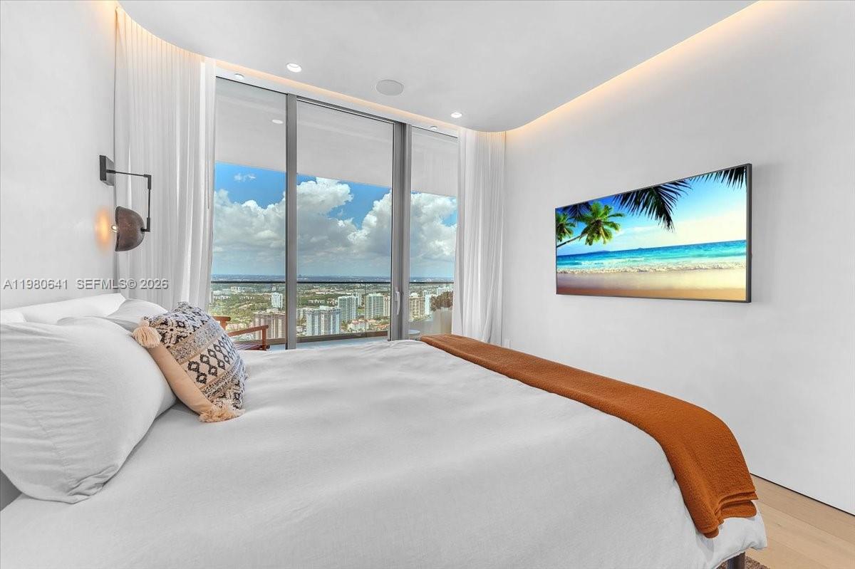 18975 Collins Ave #5302+Cabana 6, Sunny Isles Beach FL 33160