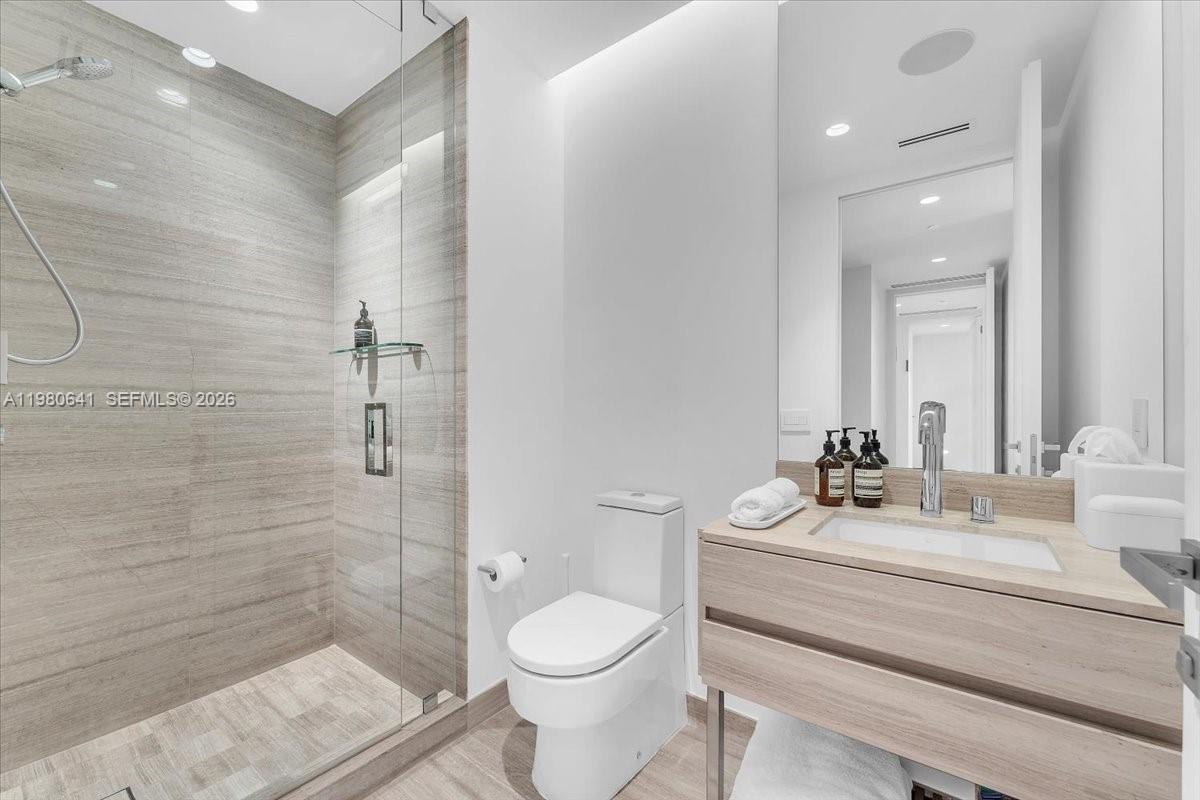 18975 Collins Ave #5302+Cabana 6, Sunny Isles Beach FL 33160