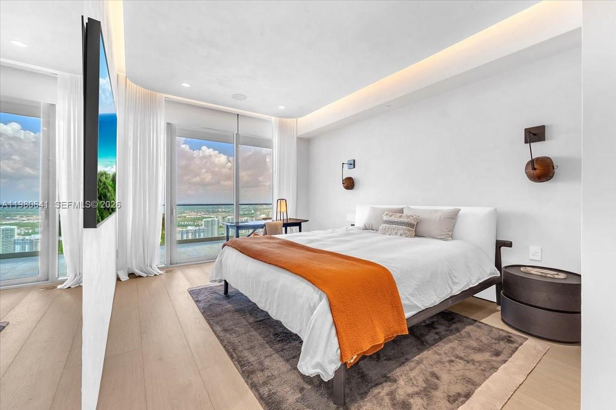 18975 Collins Ave #5302+Cabana 6, Sunny Isles Beach FL 33160