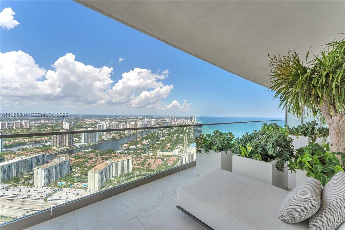18975 Collins Ave #5302+Cabana 6, Sunny Isles Beach FL 33160